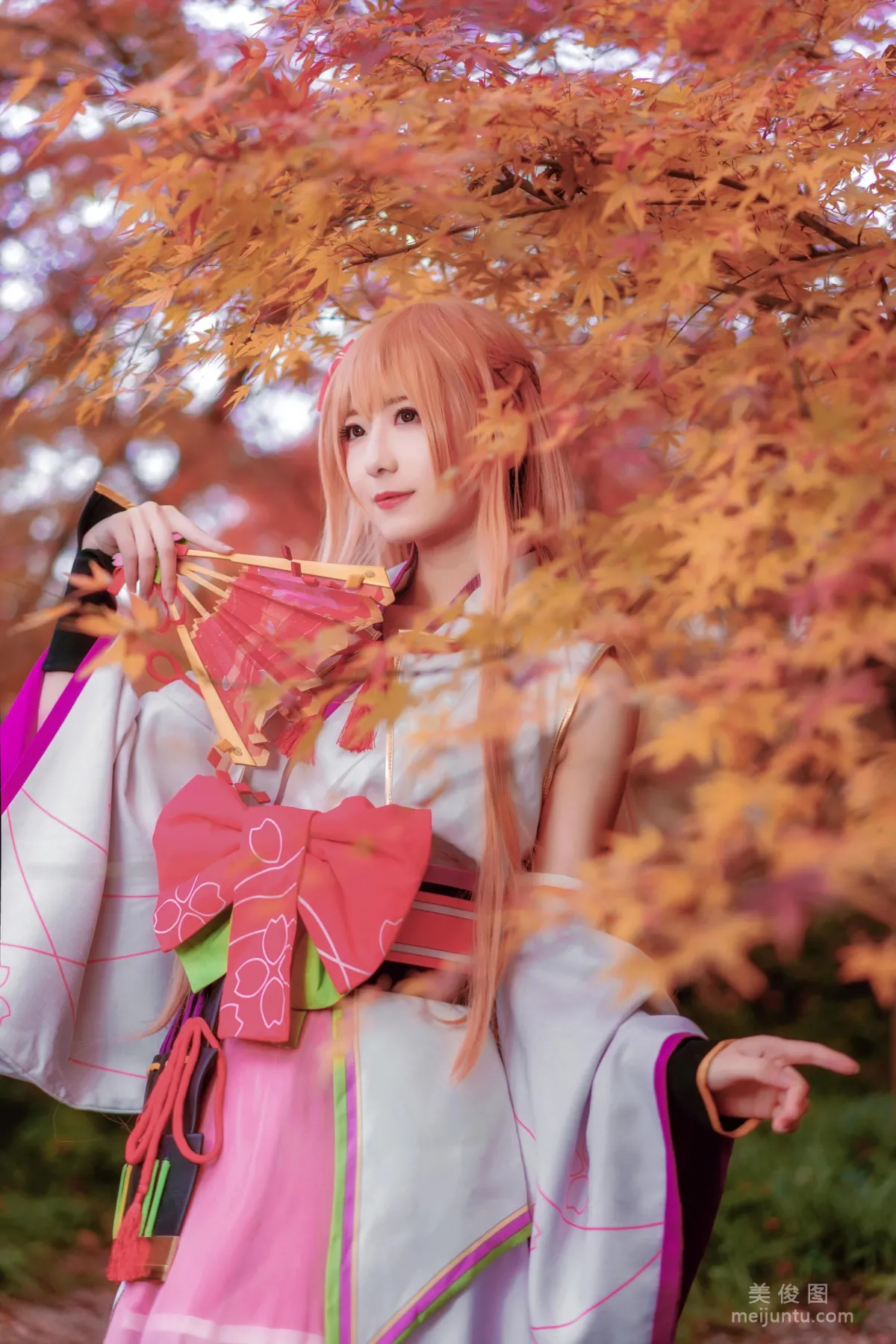 Miyinyin ww: Web Idols photo 2