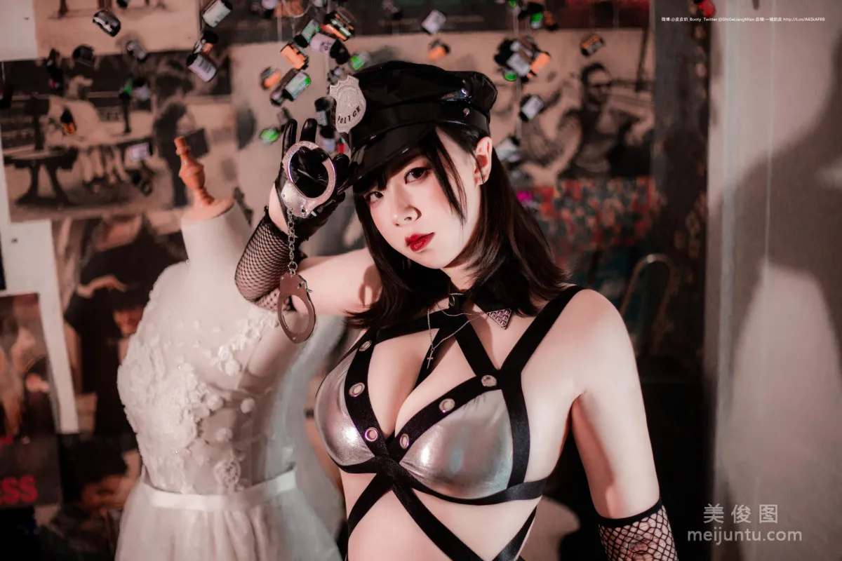 [COS] Pipi Naike Keai Lela Silver Policewoman Photo Set photo 11