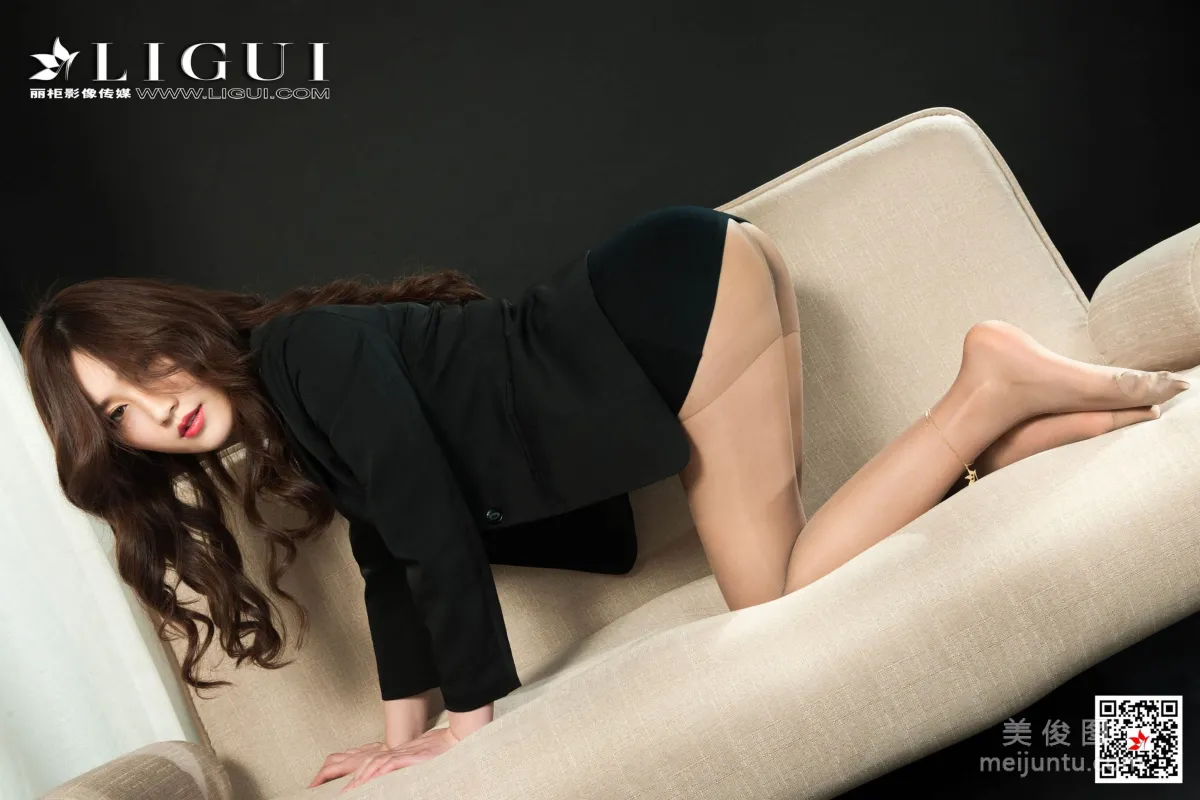 [丽柜Ligui] Model 桔子 《肉丝袜女郎》 写真集20