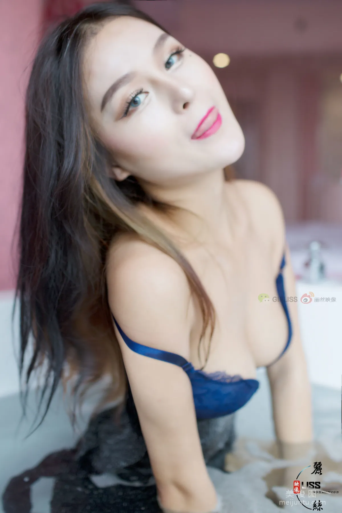 [丽丝映像GIRLISS]  浴缸胸衣湿身  写真集43
