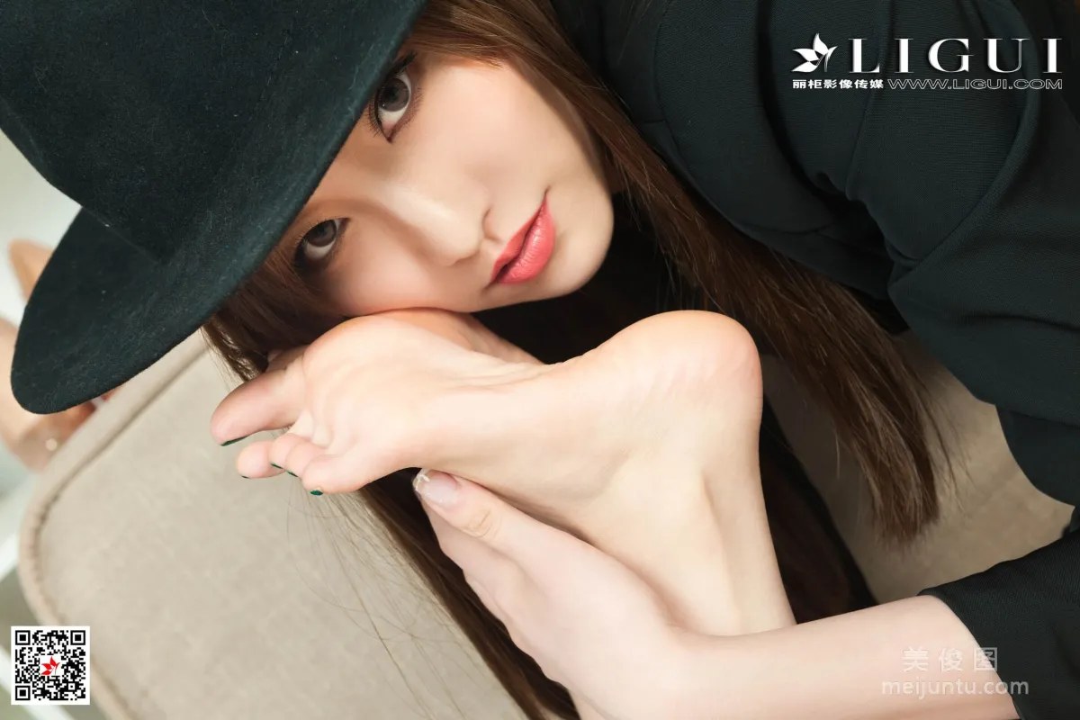 [Ligui] Yang Yang and Tian Tian, Story Silk Stockings Temptation Photo Set photo 56