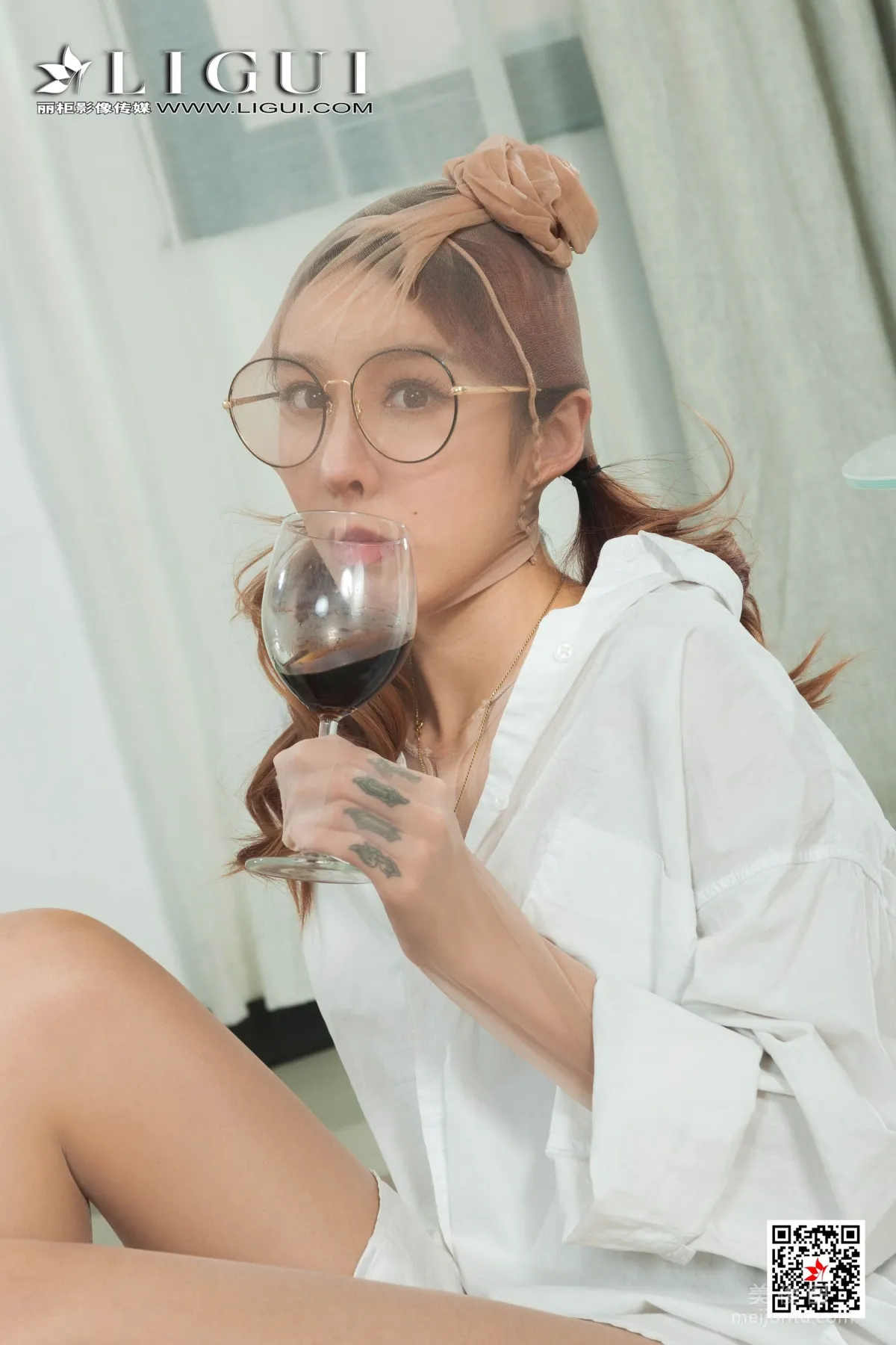 [Ligui] Tu Zi, White Shirt Glasses Girl Photo Set photo 33