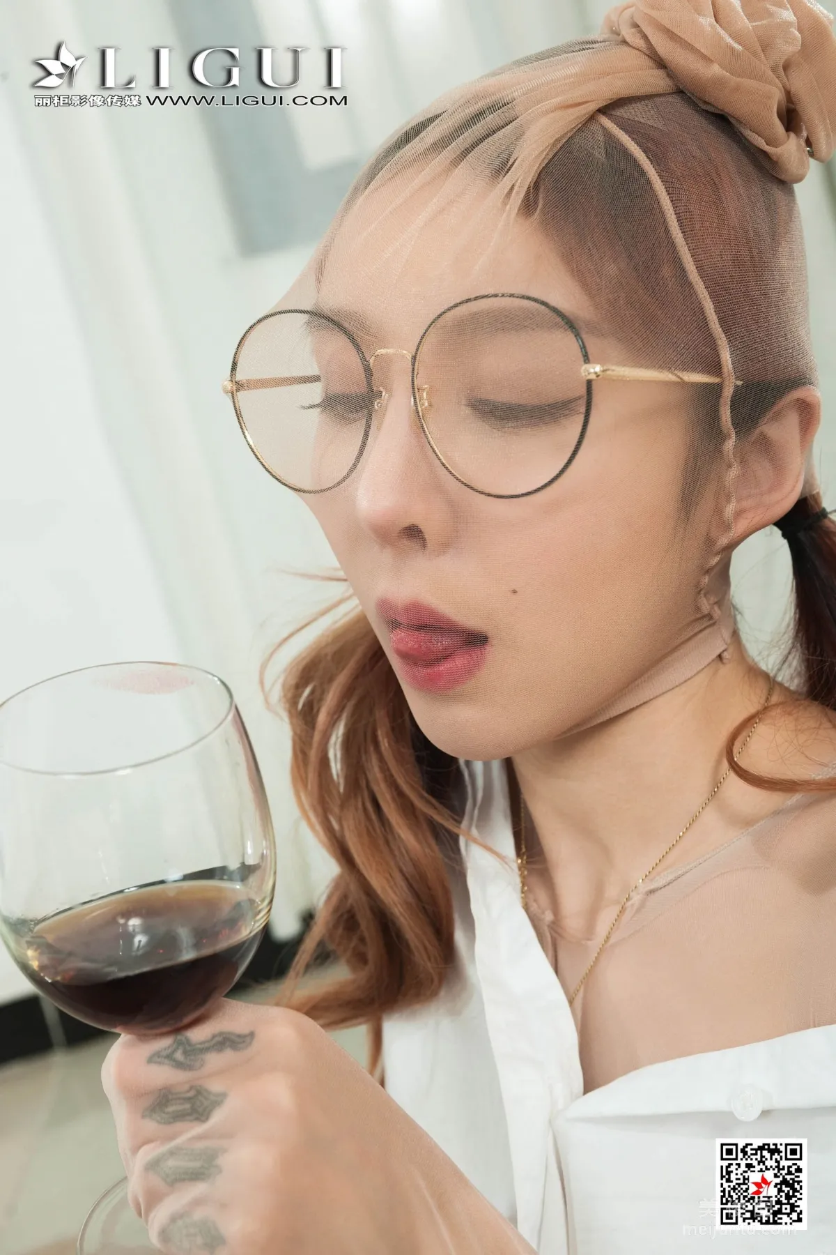 [Ligui] Tu Zi, White Shirt Glasses Girl Photo Set photo 38