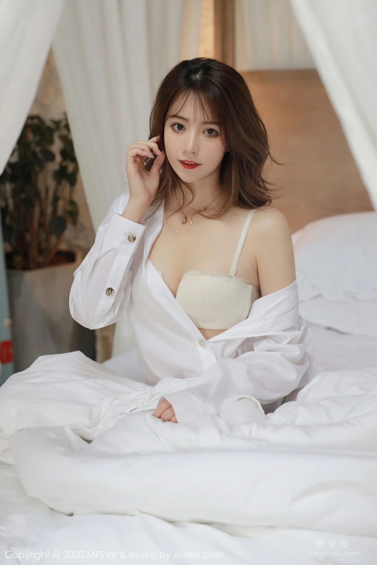 [MFStar] Vol.369 yoo Youyou - White Shirt and Lace Stockings photo 3