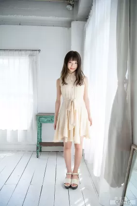 [Graphis] First Gravure 初脫ぎ娘 No.169 槙いずな(槙泉奈) 寫真集