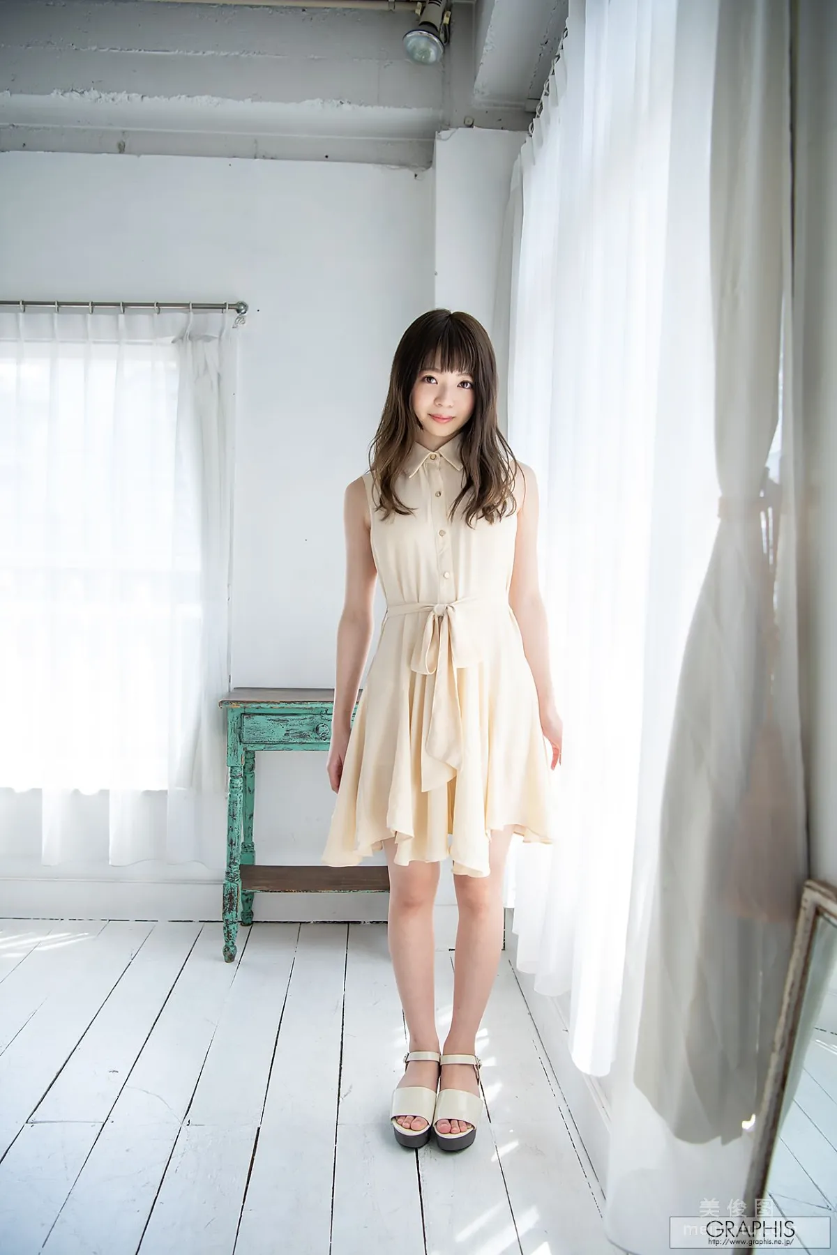 [Graphis] First Gravure 初脱ぎ娘 No.169 槙いずな(槙泉奈) 写真集1