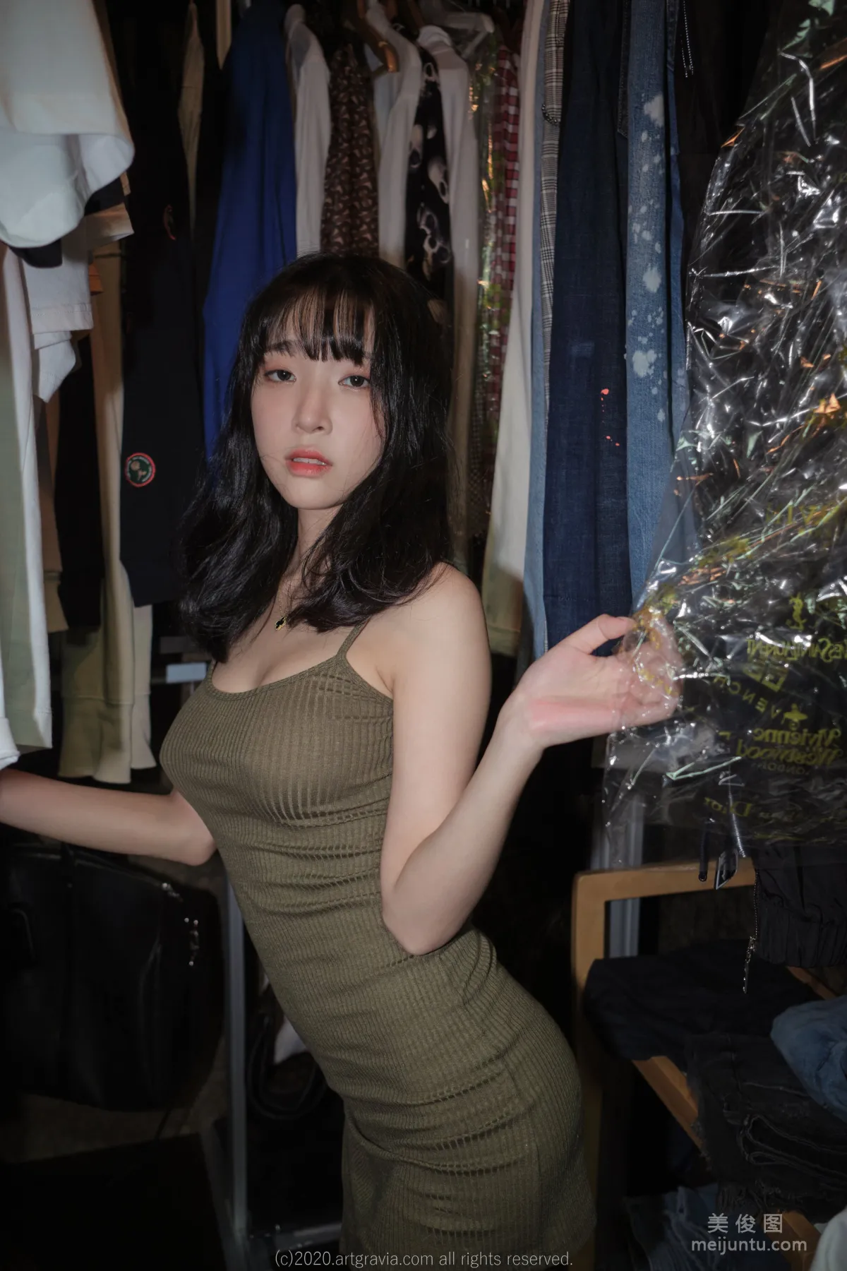 [ARTGRAVIA] VOL.190 姜仁卿 - 巨乳吊帶裙少女 50