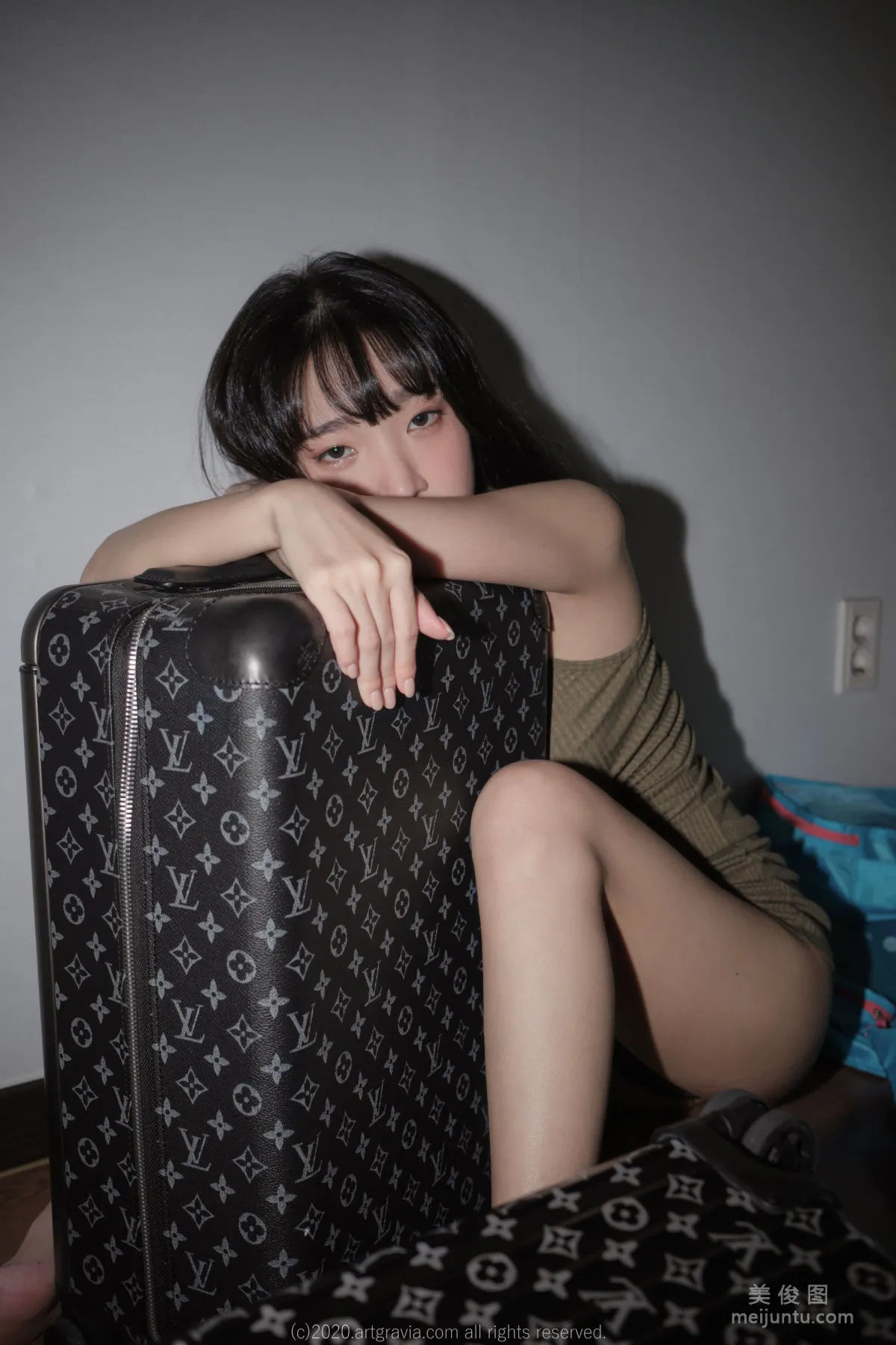 [ARTGRAVIA] VOL.190 姜仁卿 - 巨乳吊帶裙少女 38