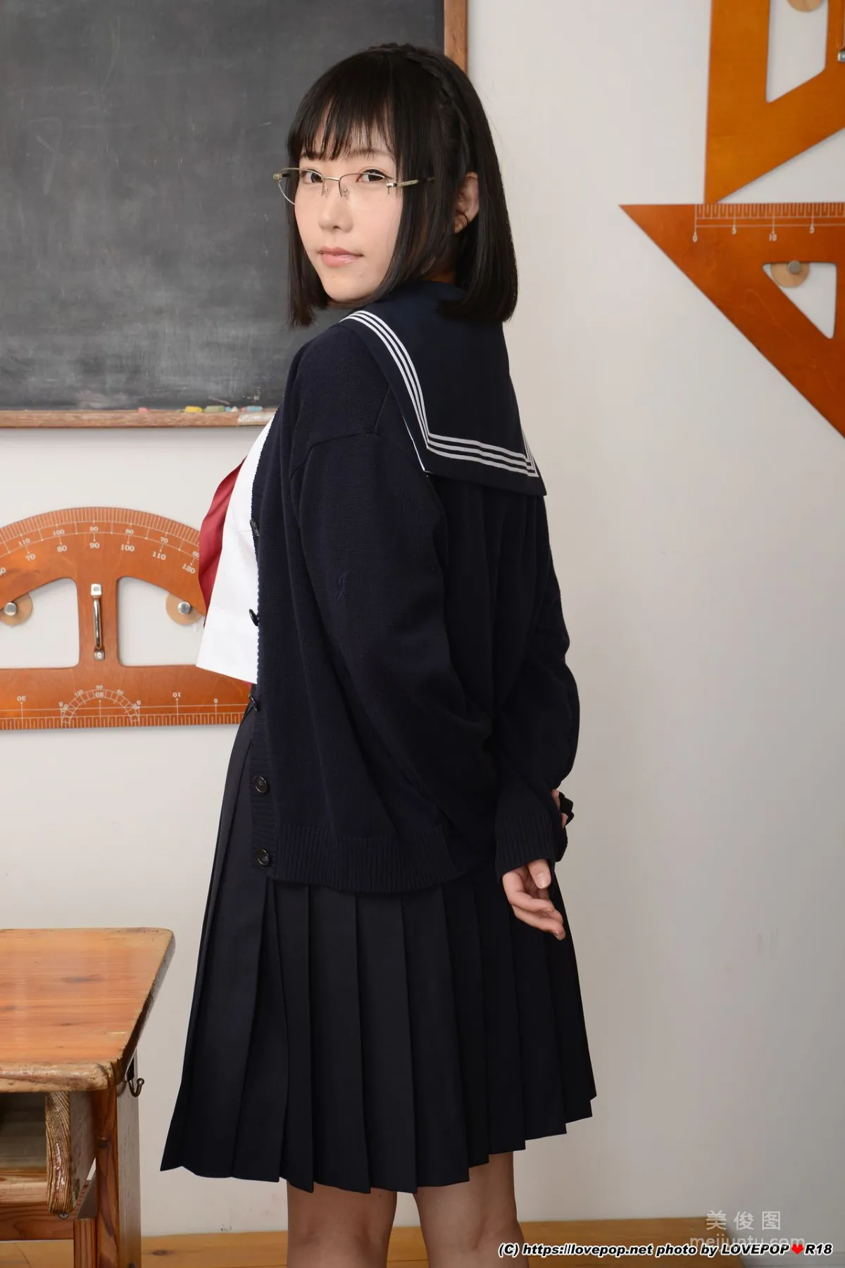 [LOVEPOP] Yui Shirasaka 白坂有以 Photoset 01 9