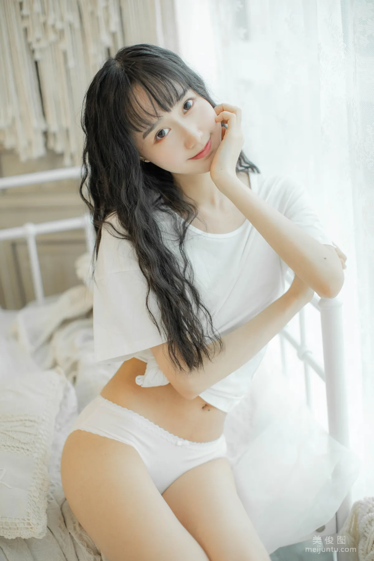 [Cosplay Photo Set] Mu Mianmian OwO - Lingerie Private Shoot photo 5