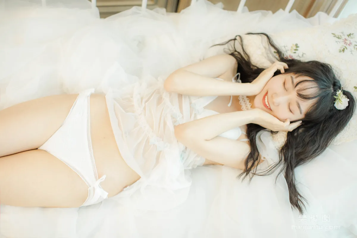[Cosplay Photo Set] Mu Mianmian OwO - Lingerie Private Shoot photo 26