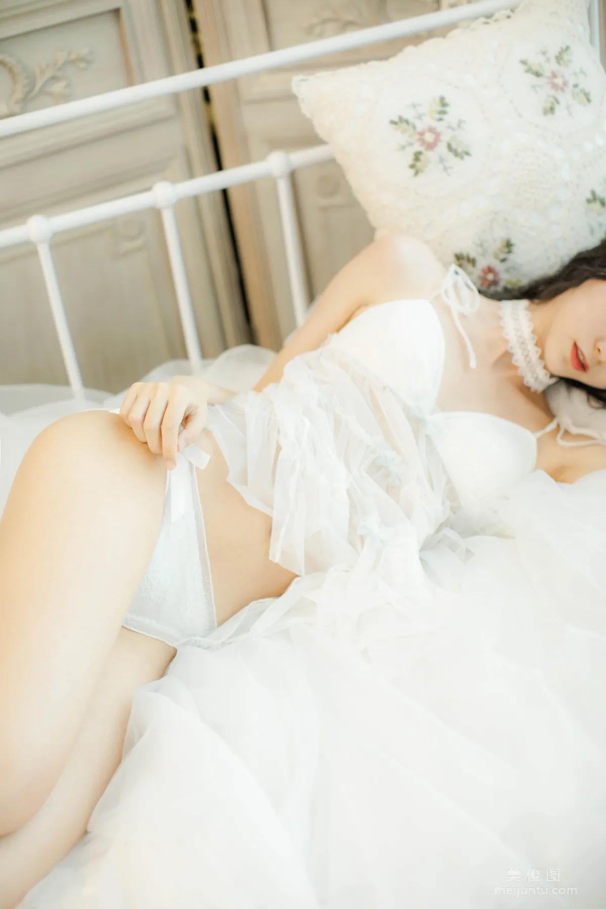 [Cosplay Photo Set] Mu Mianmian OwO - Lingerie Private Shoot photo 25