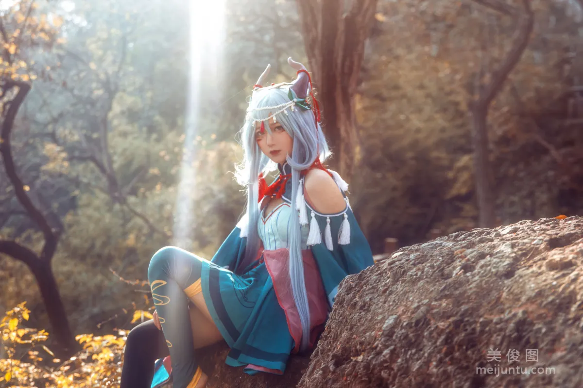 [Cosplay Photos] Anime Blogger Xianyin sic, Luo Tianyi Ancient Myth photo 7