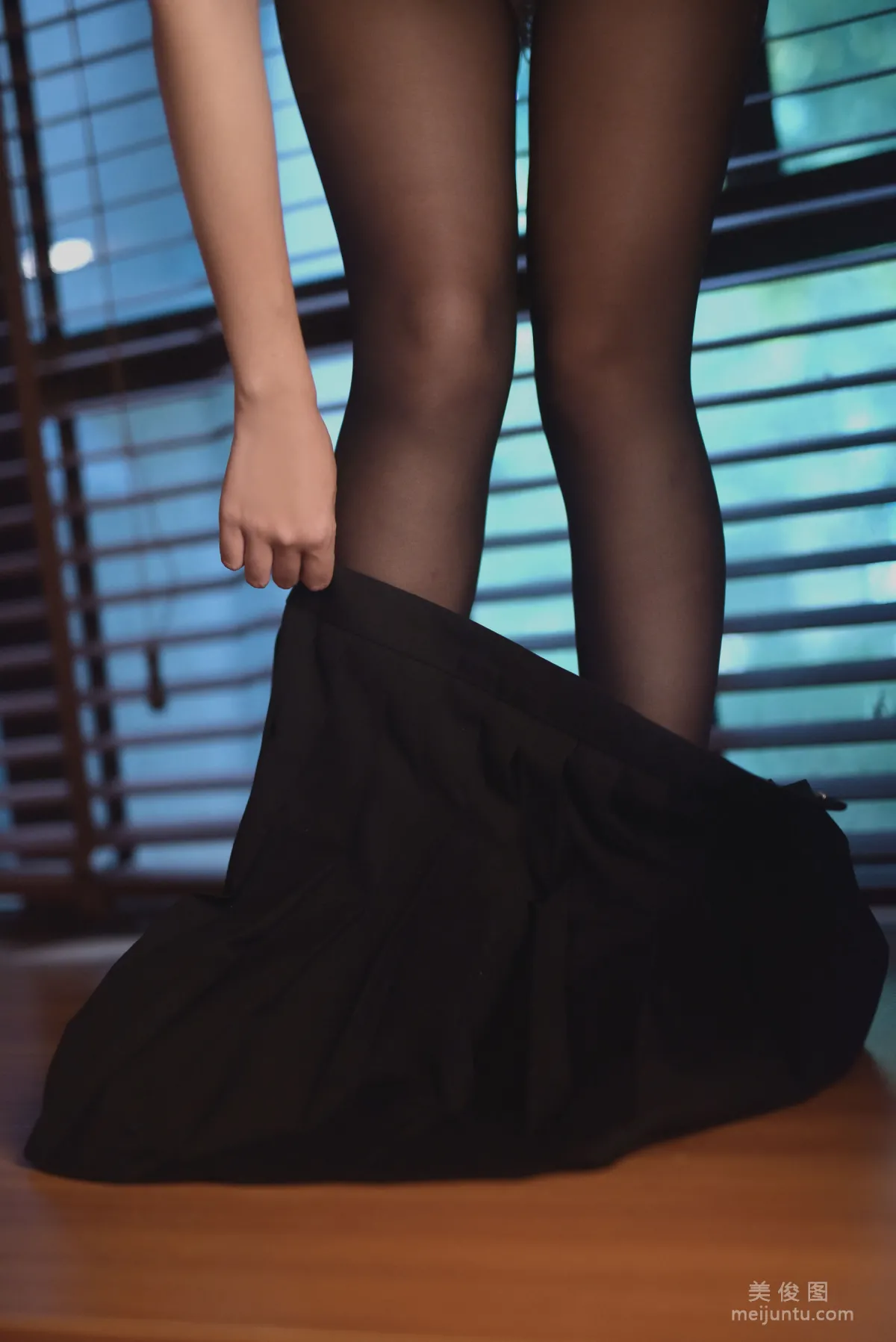 [Cosplay] 人气Coser二佐Nisa - 黑丝JK私房2