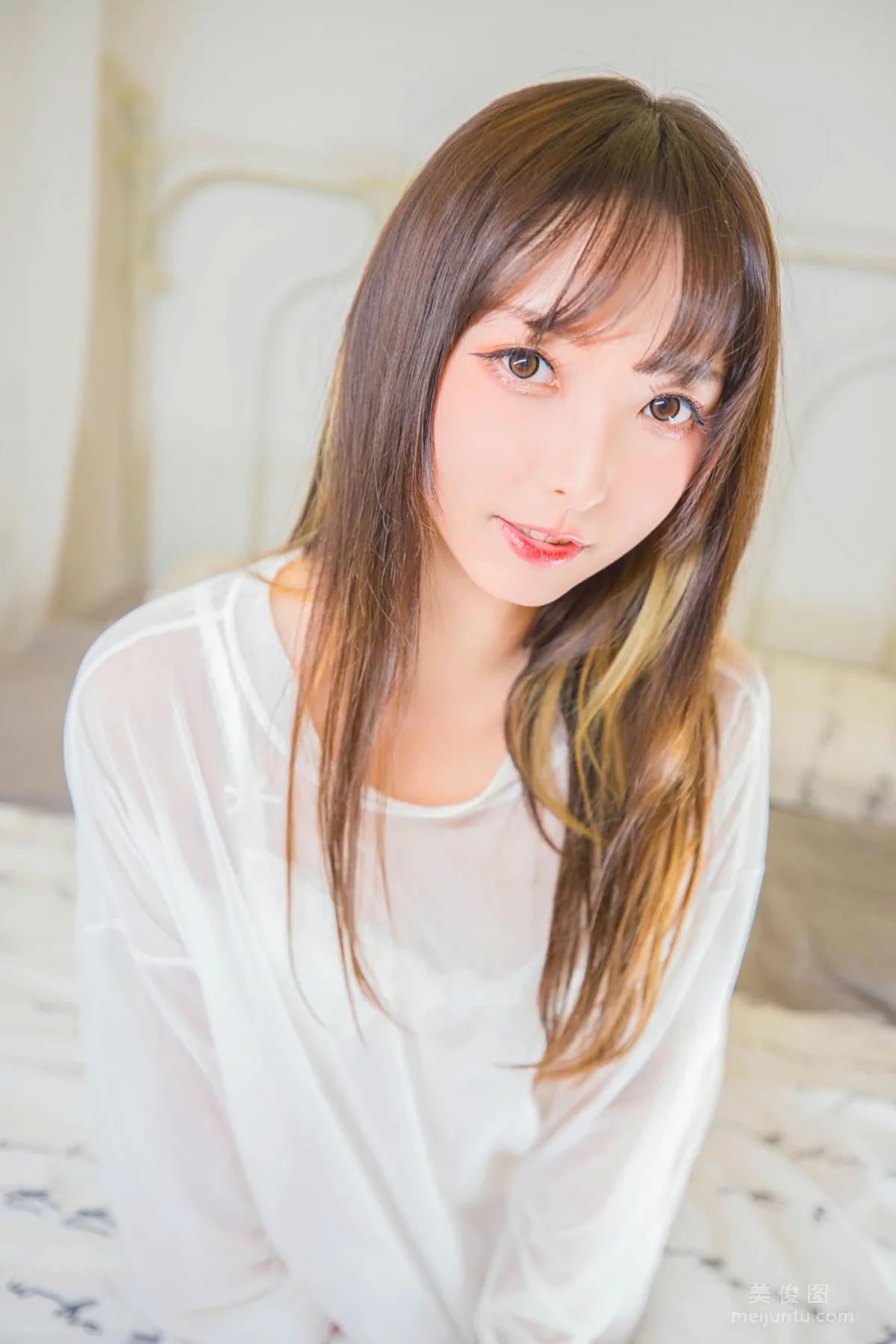 [Cosplay] Shenle Banzhen Dong "Okaeri" White Silk Cat Paws Photo Set photo 79
