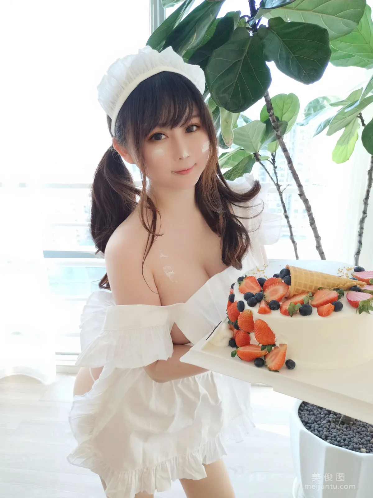 [Cosplay] 是依醬呀 - 小廚娘 15