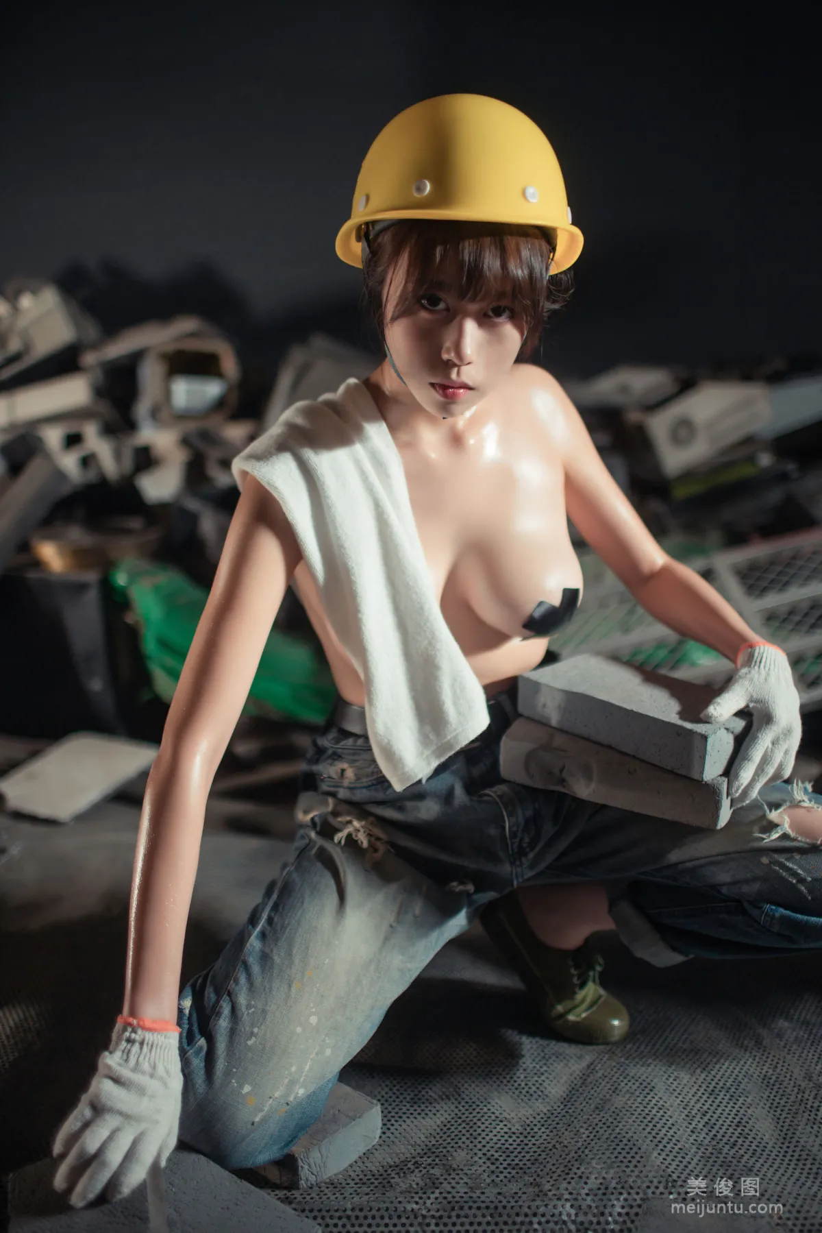 [Cosplay] 奈汐酱nice - 咱们工人有力量  写真集1