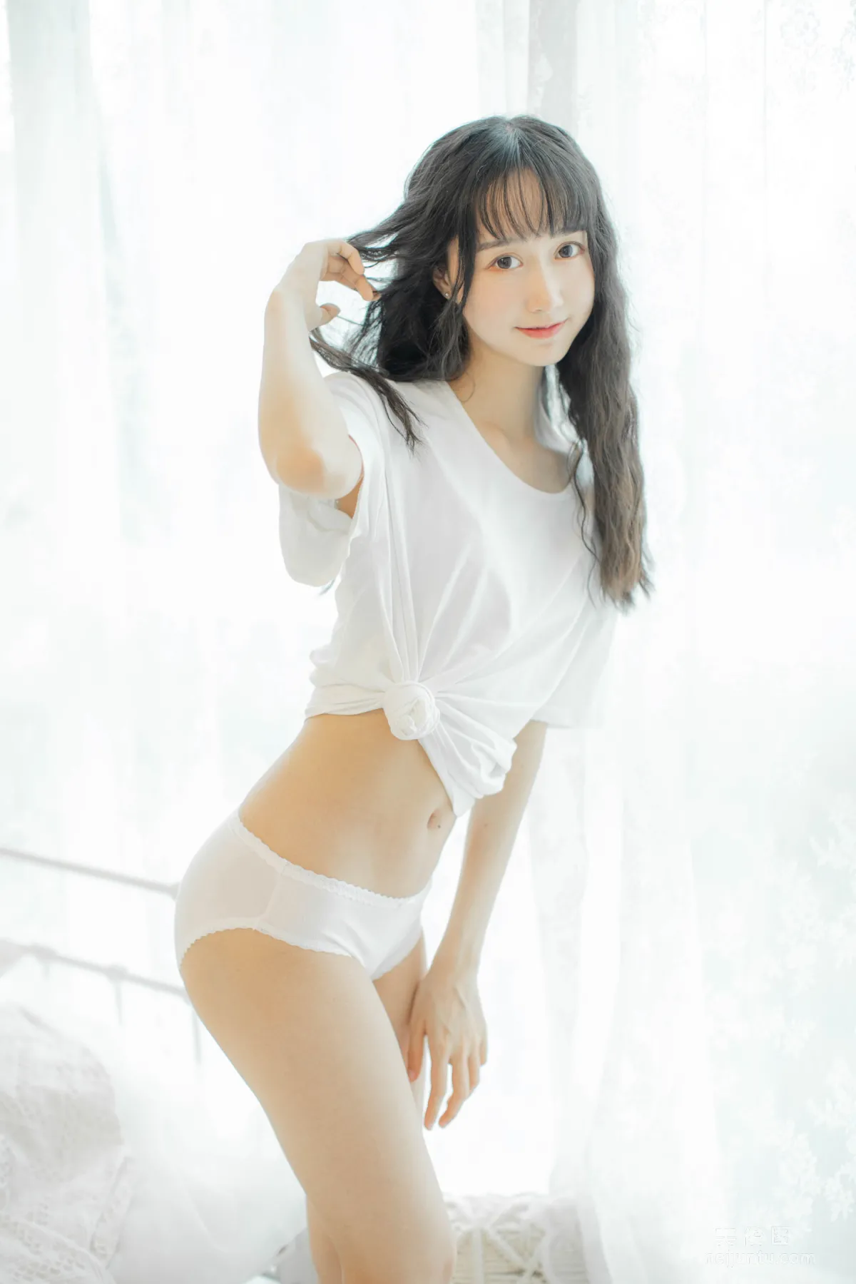 [Cosplay Photo Set] Mu Mianmian OwO - Lingerie Private Shoot photo 2