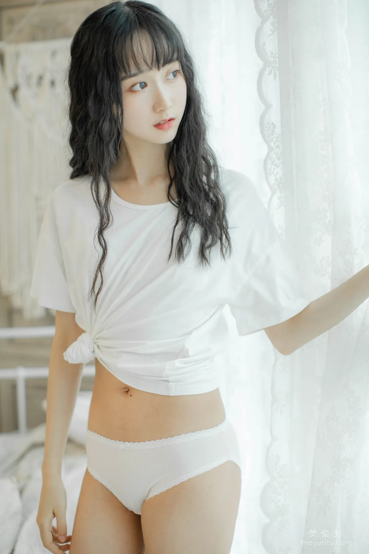 [Cosplay Photo Set] Mu Mianmian OwO - Lingerie Private Shoot photo 4