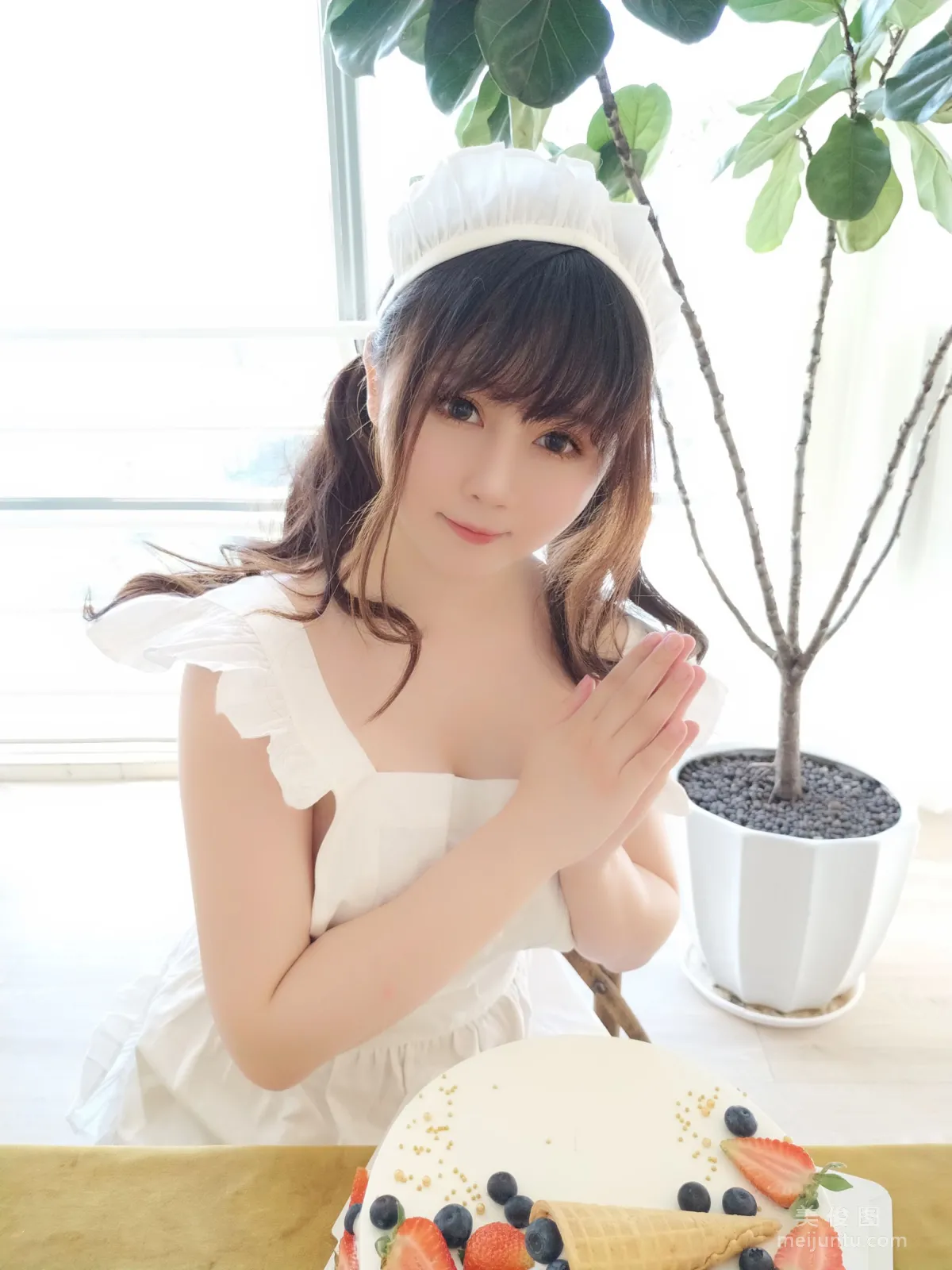 [Cosplay] 是依醬呀 - 小廚娘 18