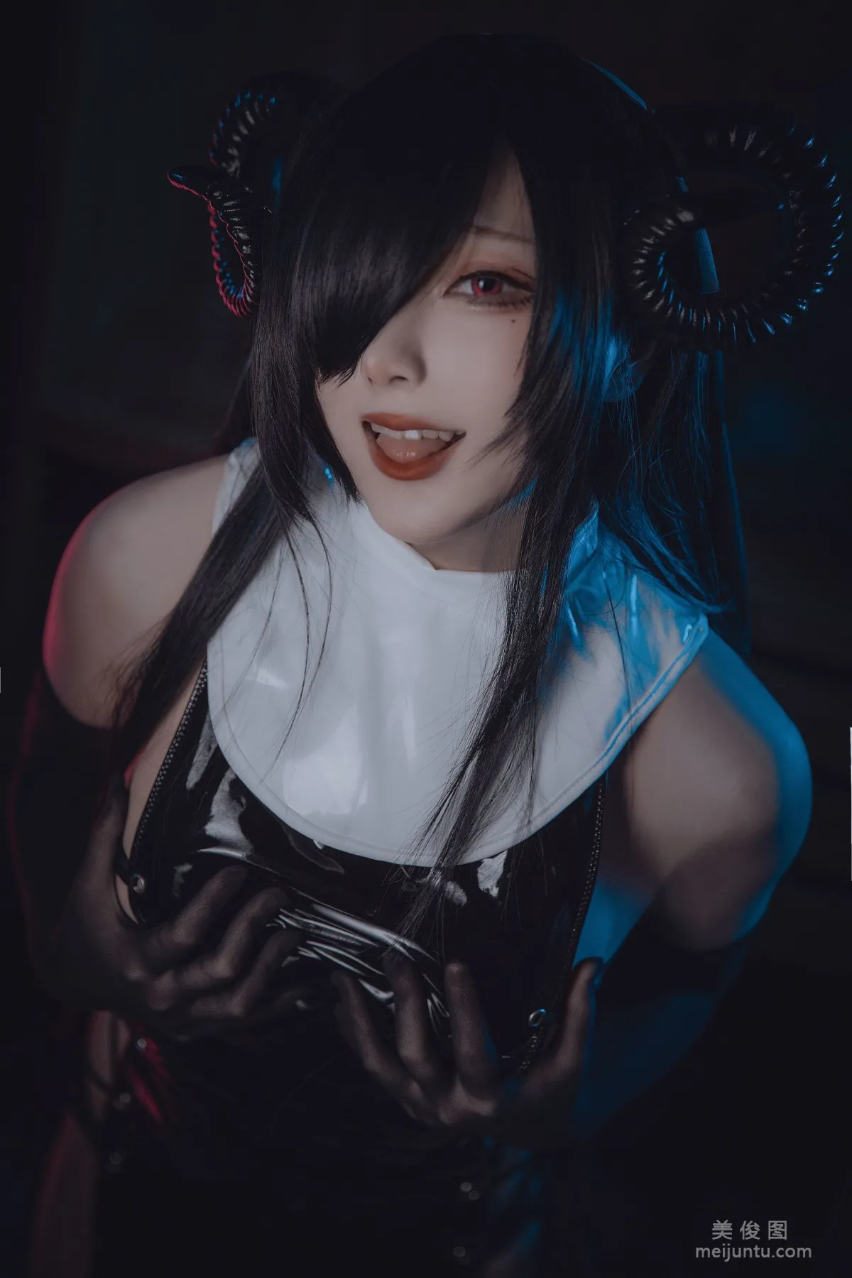 [Cosplay] Qisikuai wii - Succubus Nun photo 5