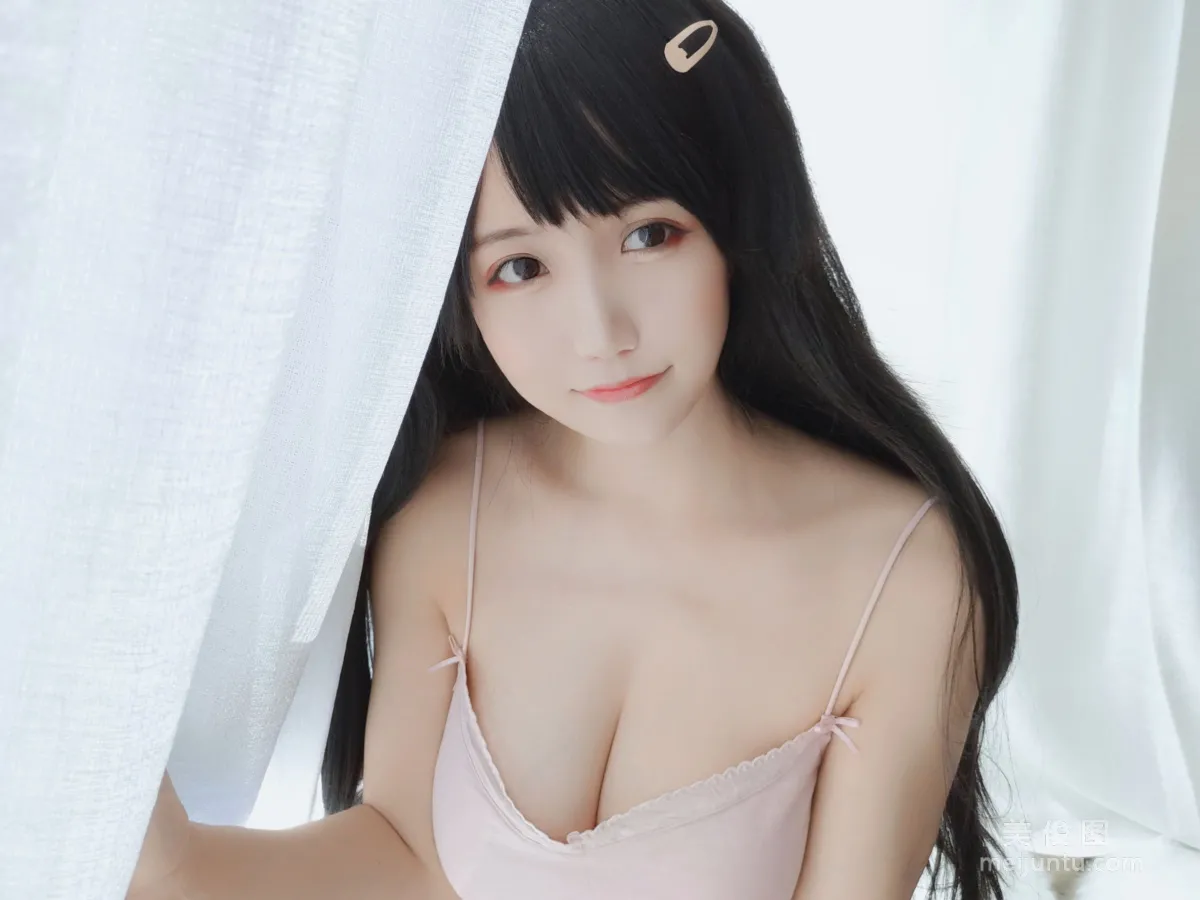 [Cosplay] Anime Blogger Xiaocang Qiandai w - Pink Camisole Photo Set photo 3