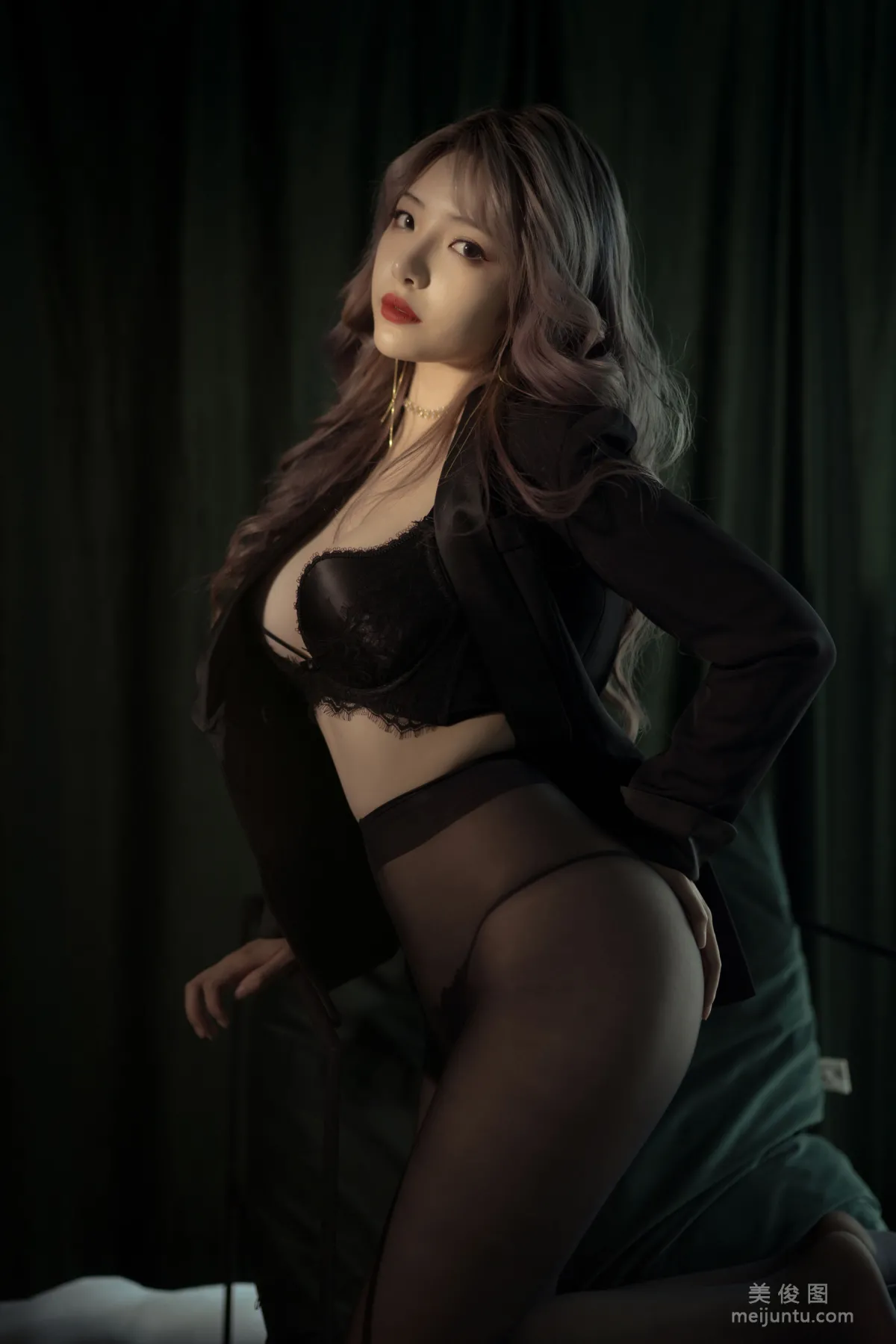 [Cosplay] Anime Blogger Wenmei - Black Stockings Suit photo 11