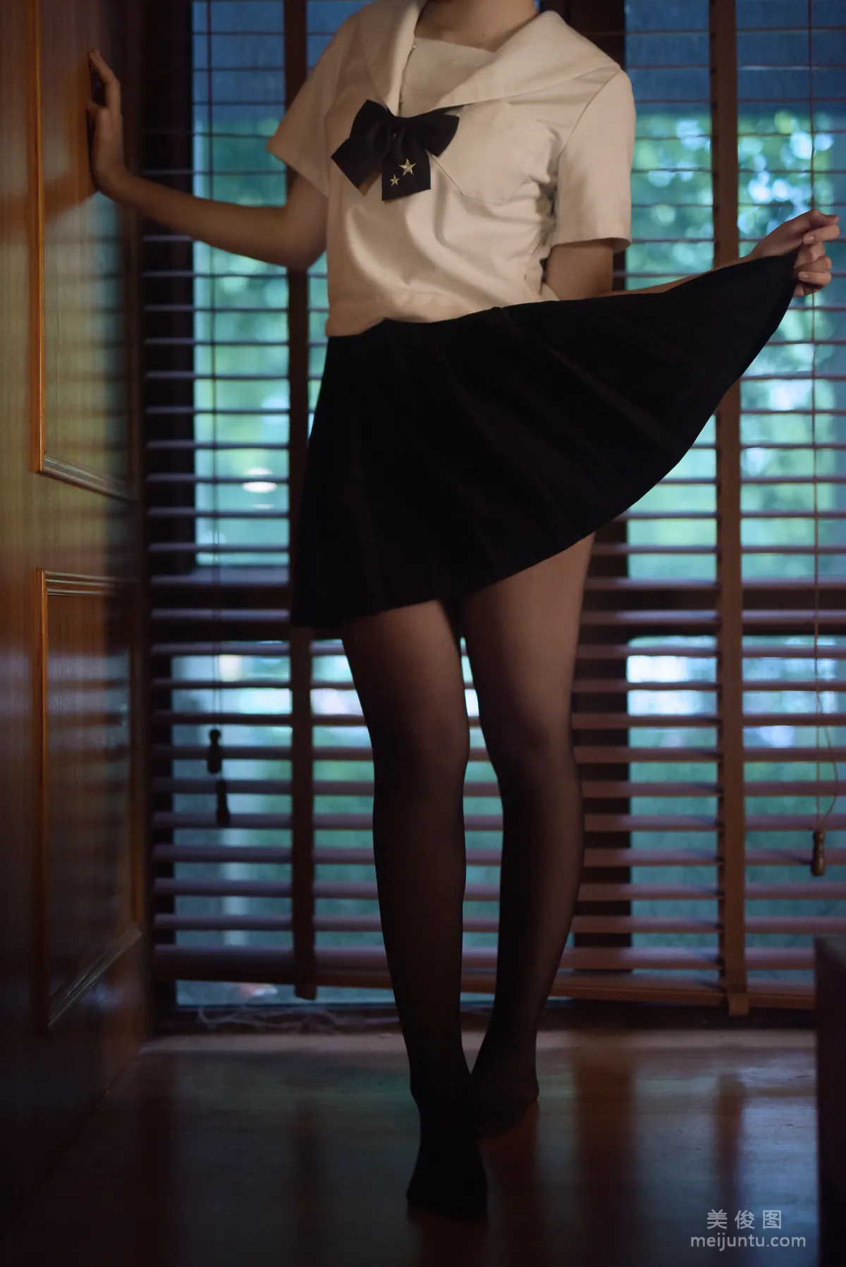 Erzuo Nisa: Web Idols photo 8