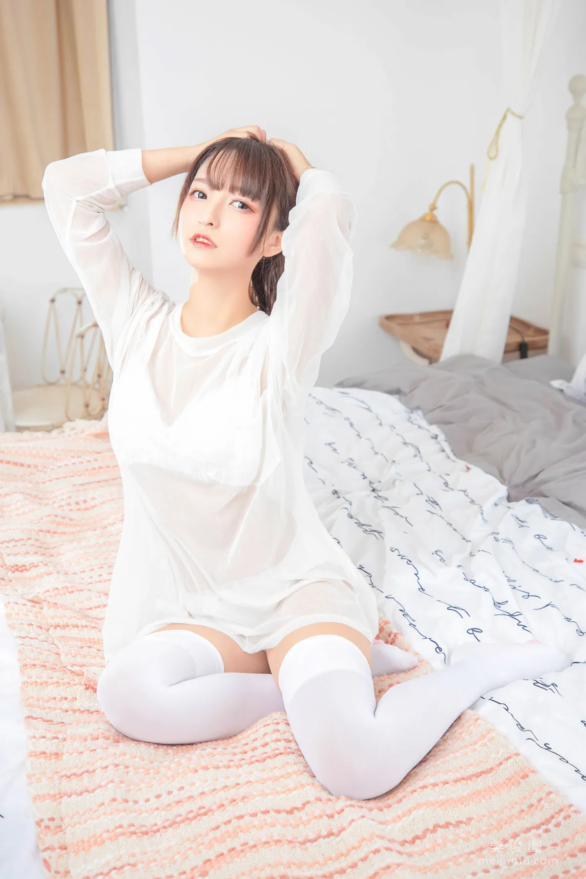 [Cosplay] Shenle Banzhen Dong "Okaeri" White Silk Cat Paws Photo Set photo 30