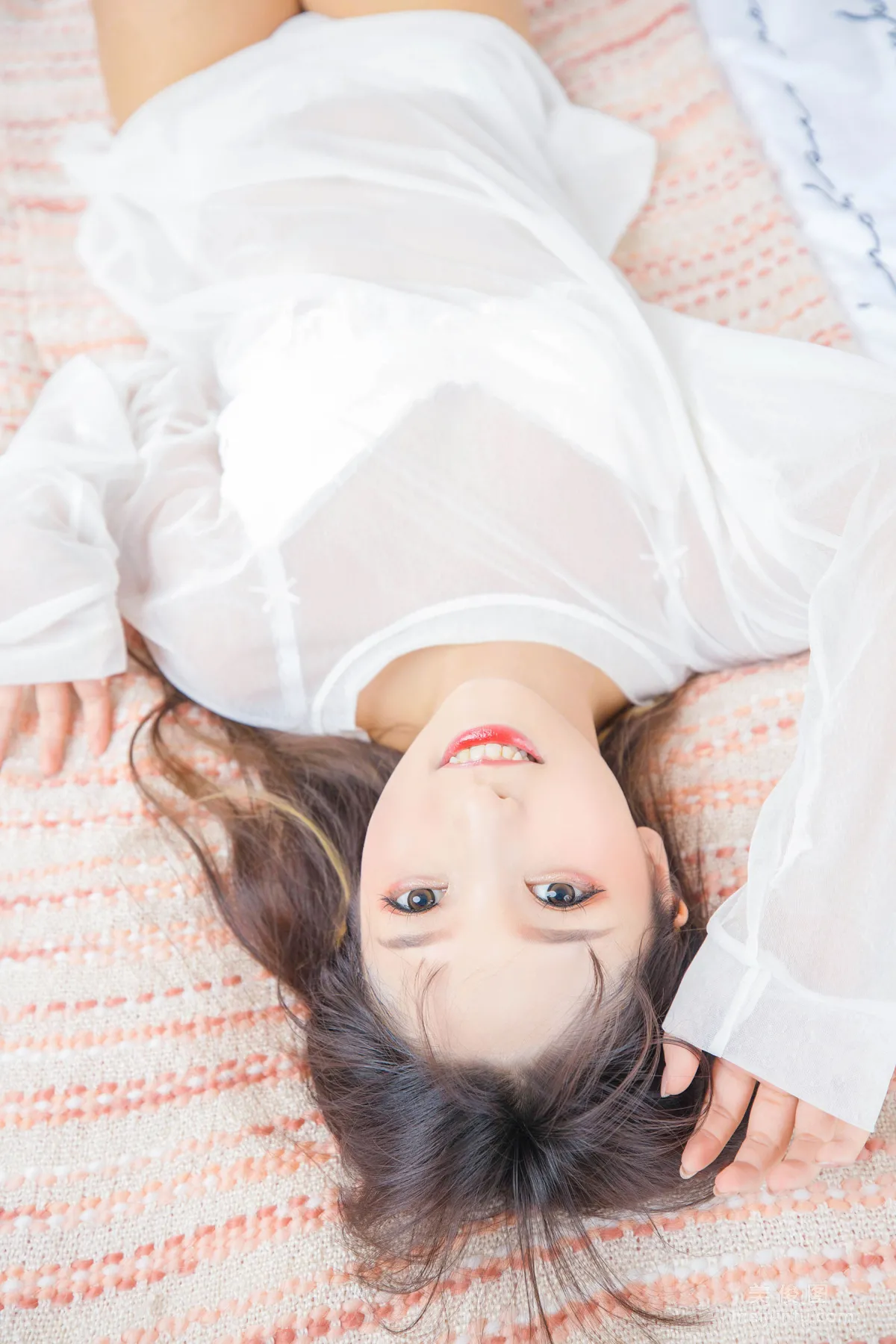 [Cosplay] Shenle Banzhen Dong "Okaeri" White Silk Cat Paws Photo Set photo 31