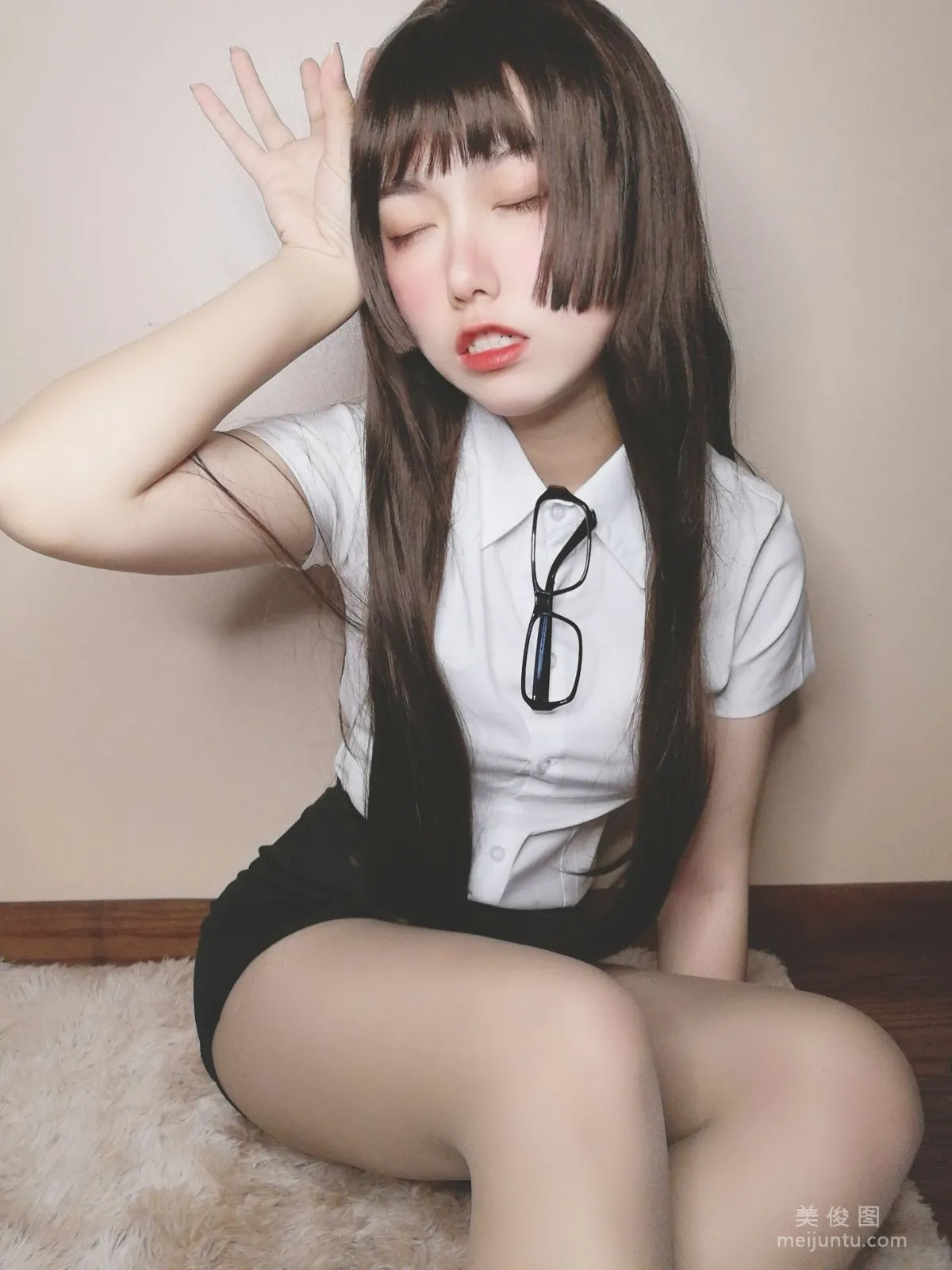 [Cosplay] Yuyuan Youzi SJ, Drunk Little Secretary Photo Set photo 7
