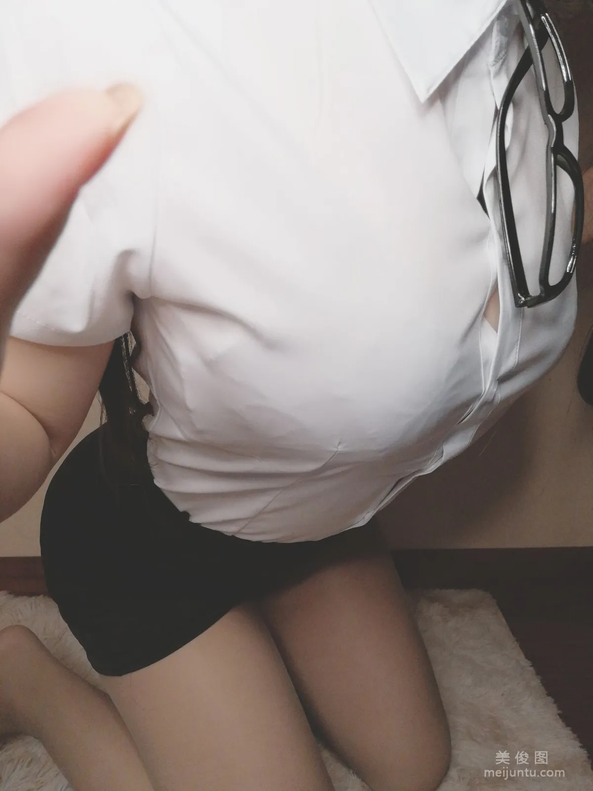 [Cosplay] Yuyuan Youzi SJ, Drunk Little Secretary Photo Set photo 13