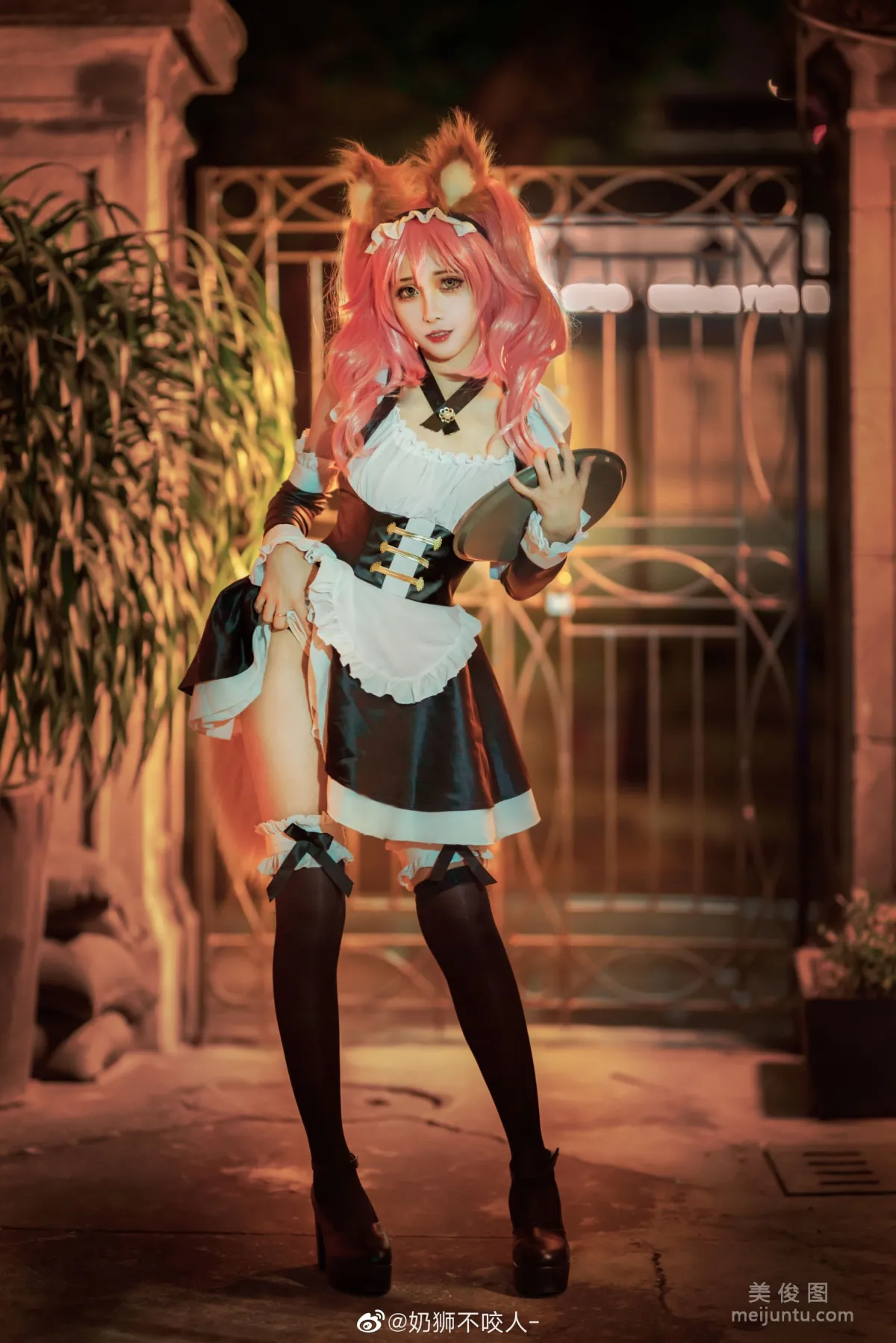 Nai Shi: Web Idols photo 2
