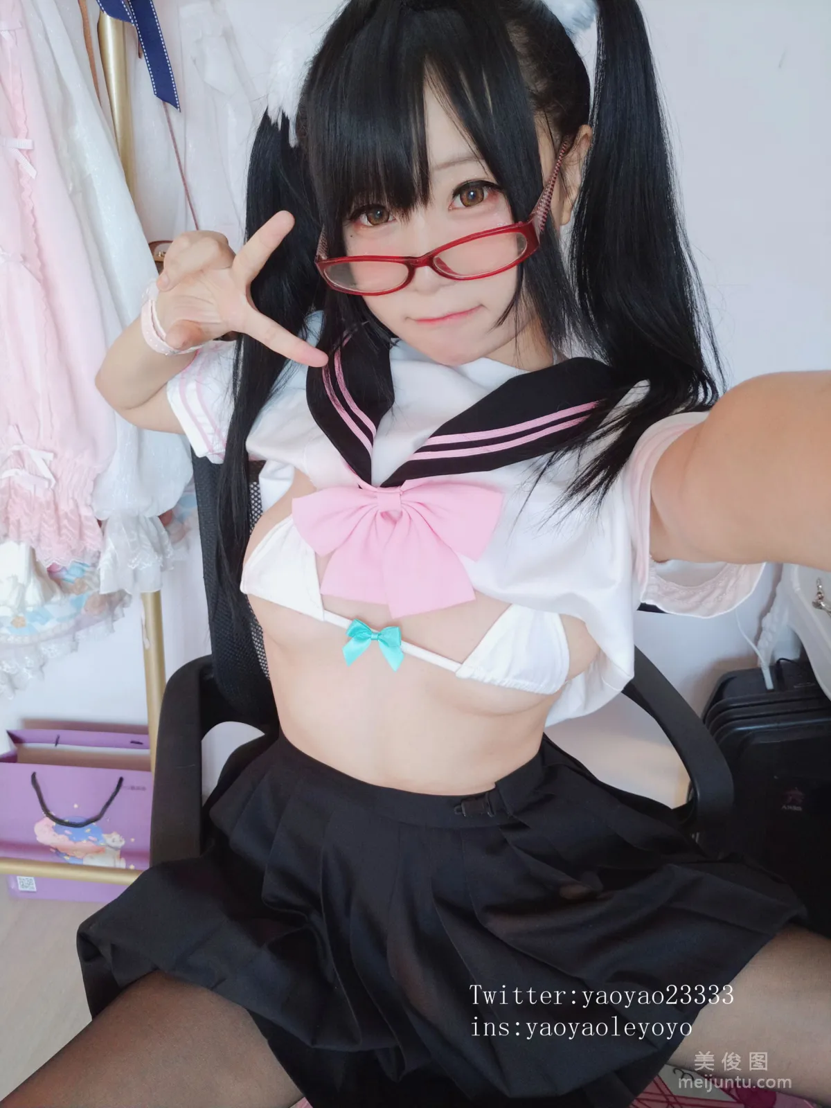Yao Yaole: Web Idols photo 8