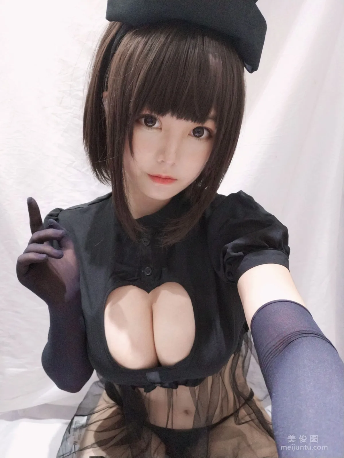 [Cosplay] Mizhi Maoqiu, Bunny Nurse Photo Set photo 11