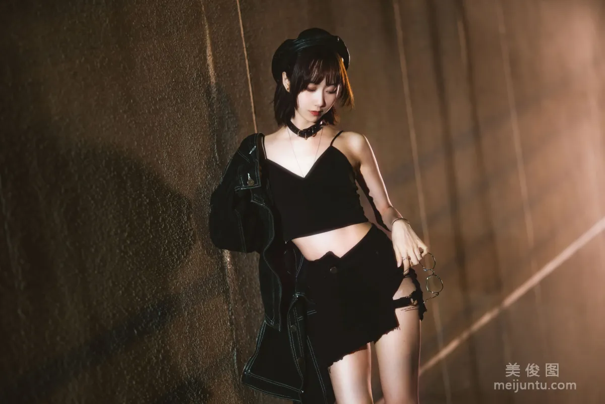 [Cosplay] Mu Mianmian OwO - Outdoor Short Skirt Photo Set photo 7