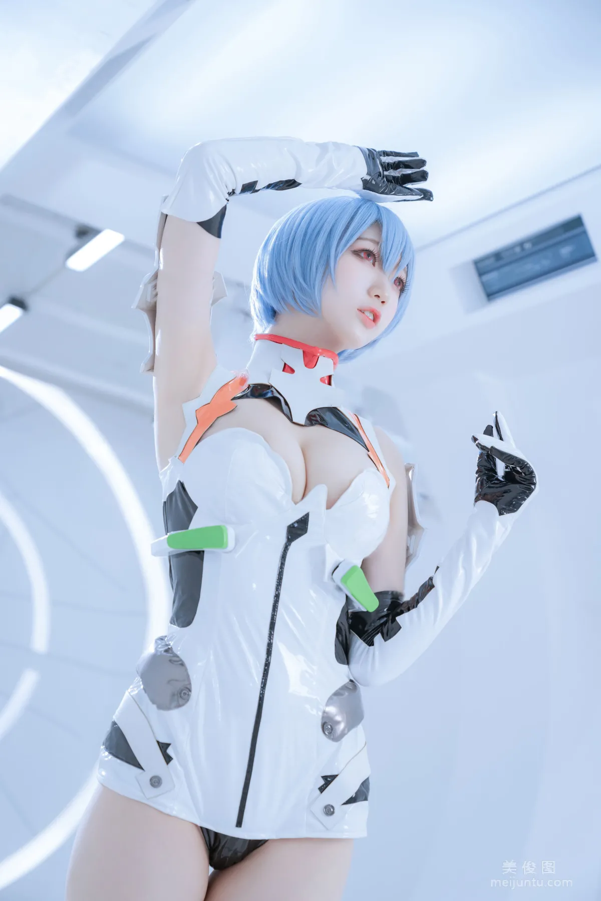 [Cosplay] 周叽是可爱兔兔 - 绫波丽 白战1