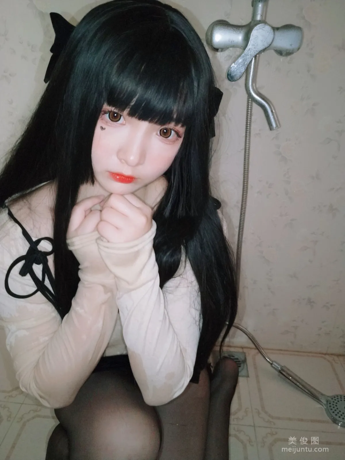 [Cosplay] 2D Beauty Guchuan kagura - Bathroom Wet Body Black Stockings photo 4