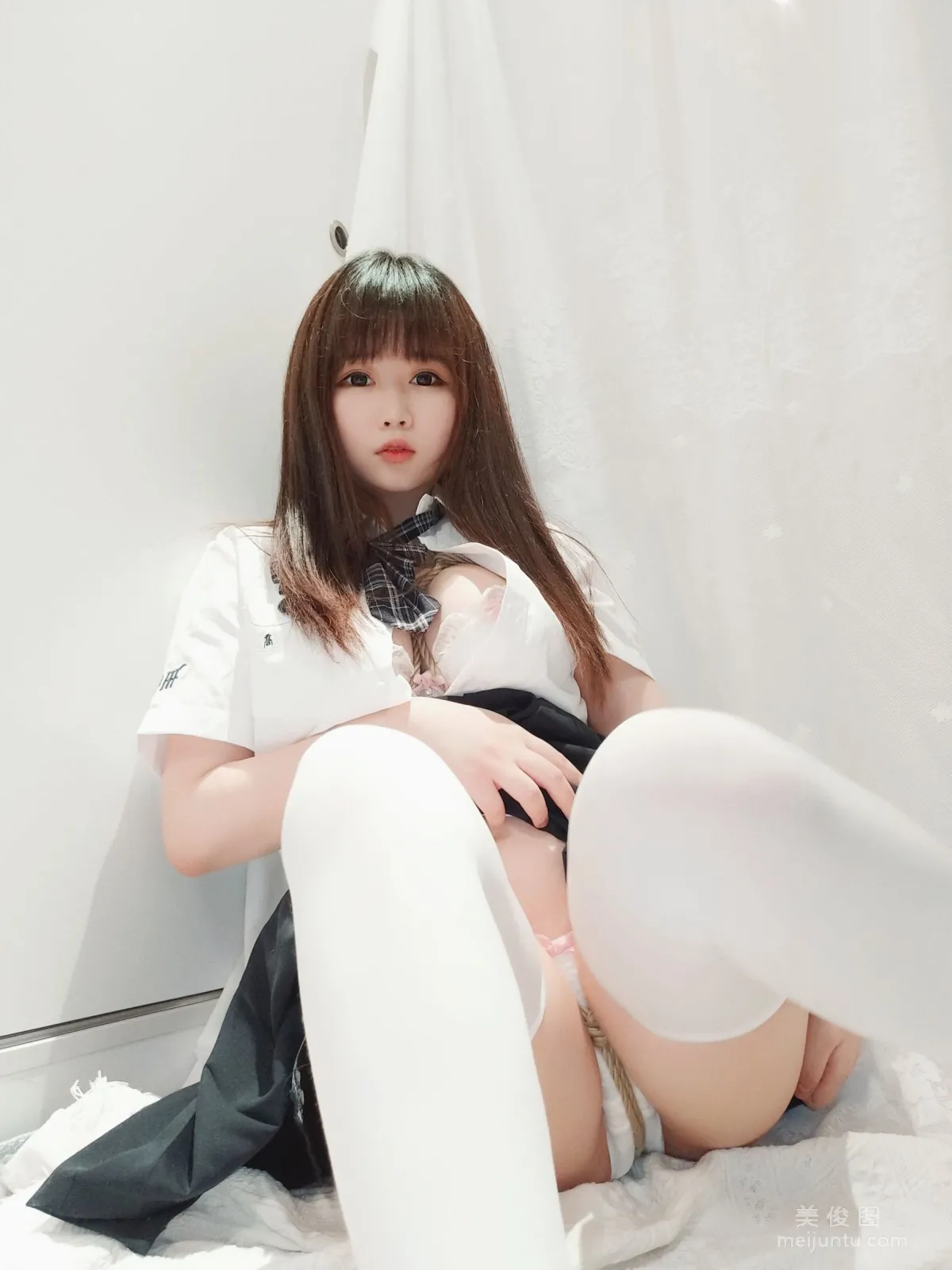 Shiyi Jiangya: Web Idols photo 15