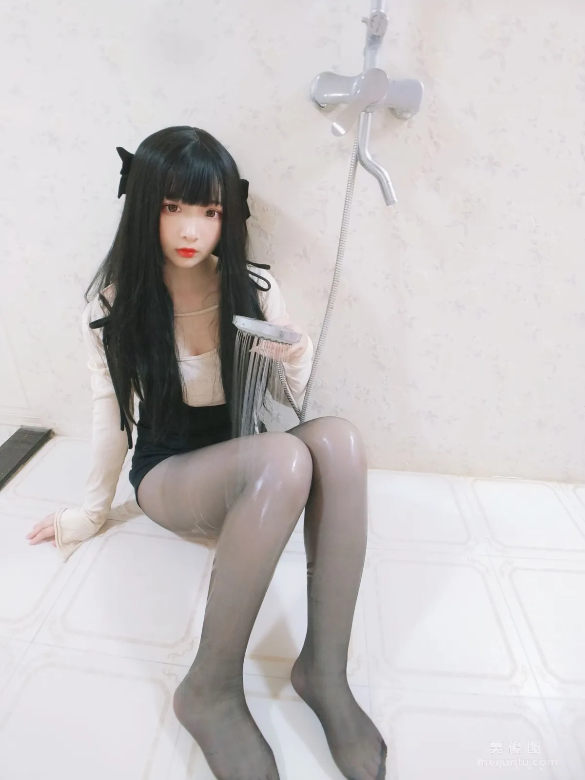 [Cosplay] 2D Beauty Guchuan kagura - Bathroom Wet Body Black Stockings photo 17