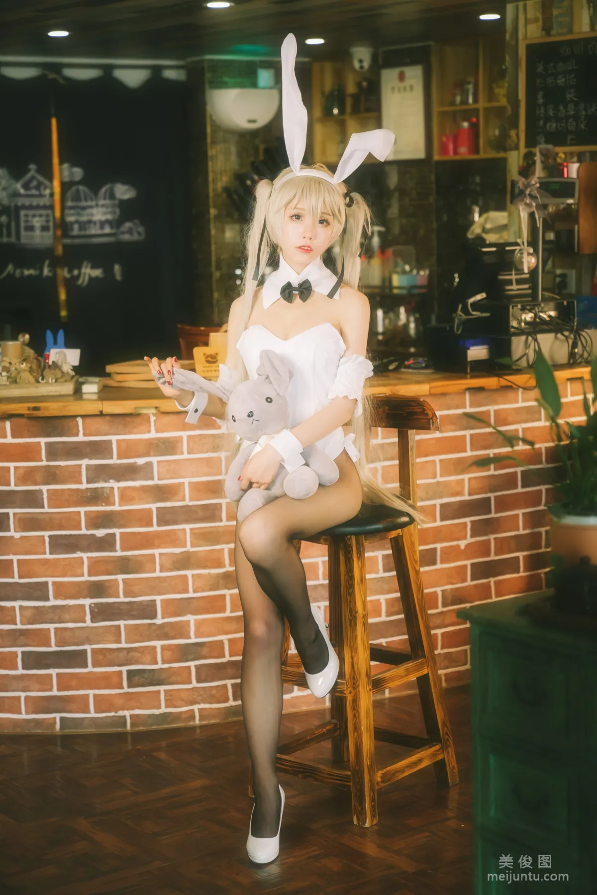 Shui Miao: Web Idols photo 2