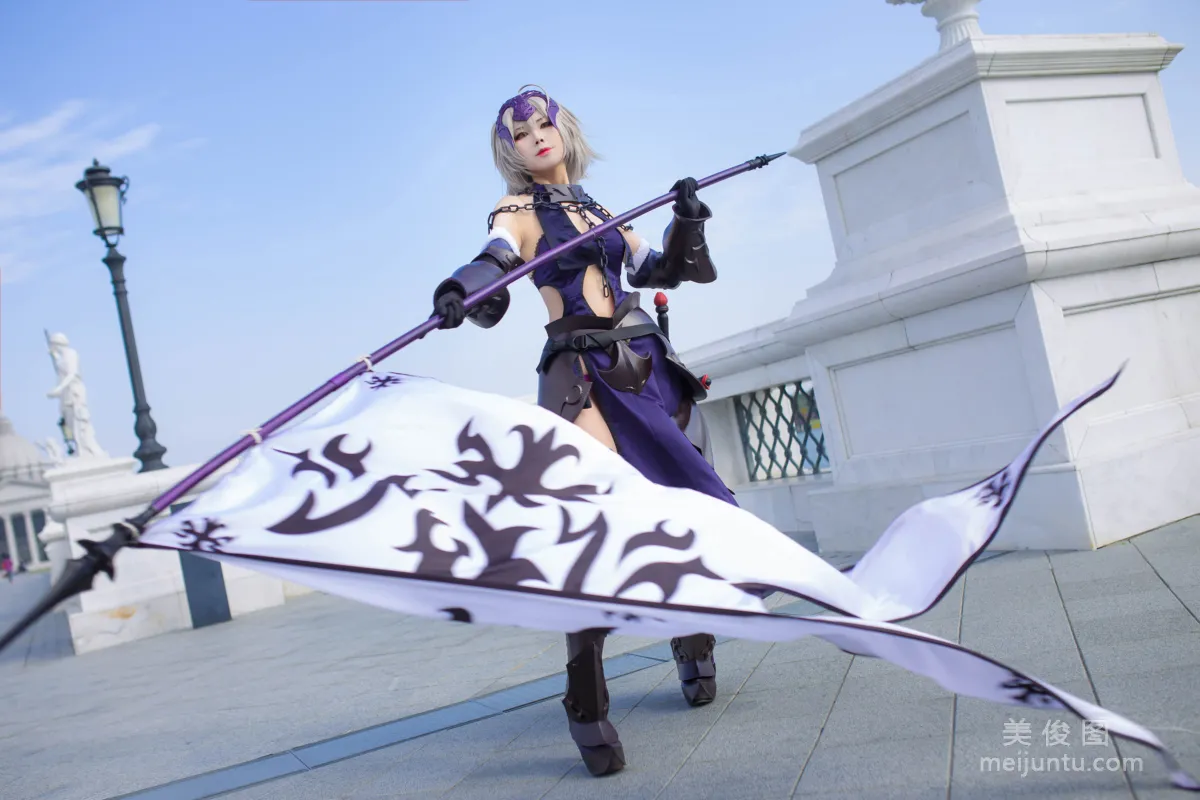 [Cosplay Photos] Coser Xuan-KaYa, Black Jeanne Black Ahoge photo 31