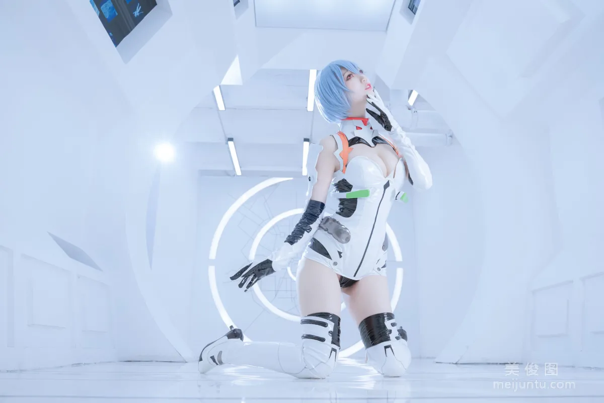 [Cosplay] Zhouji Shike Aitu Tu - Ayanami Rei White Battle photo 6