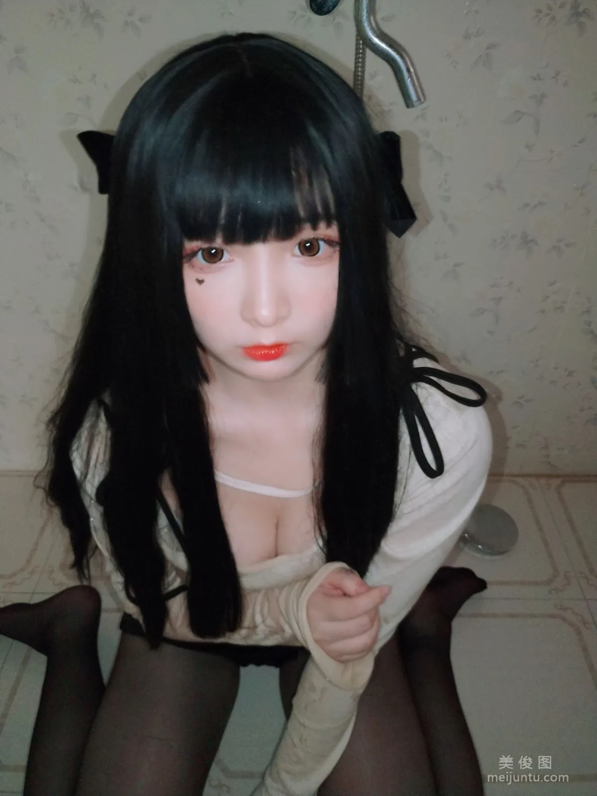 [Cosplay] 2D Beauty Guchuan kagura - Bathroom Wet Body Black Stockings photo 16