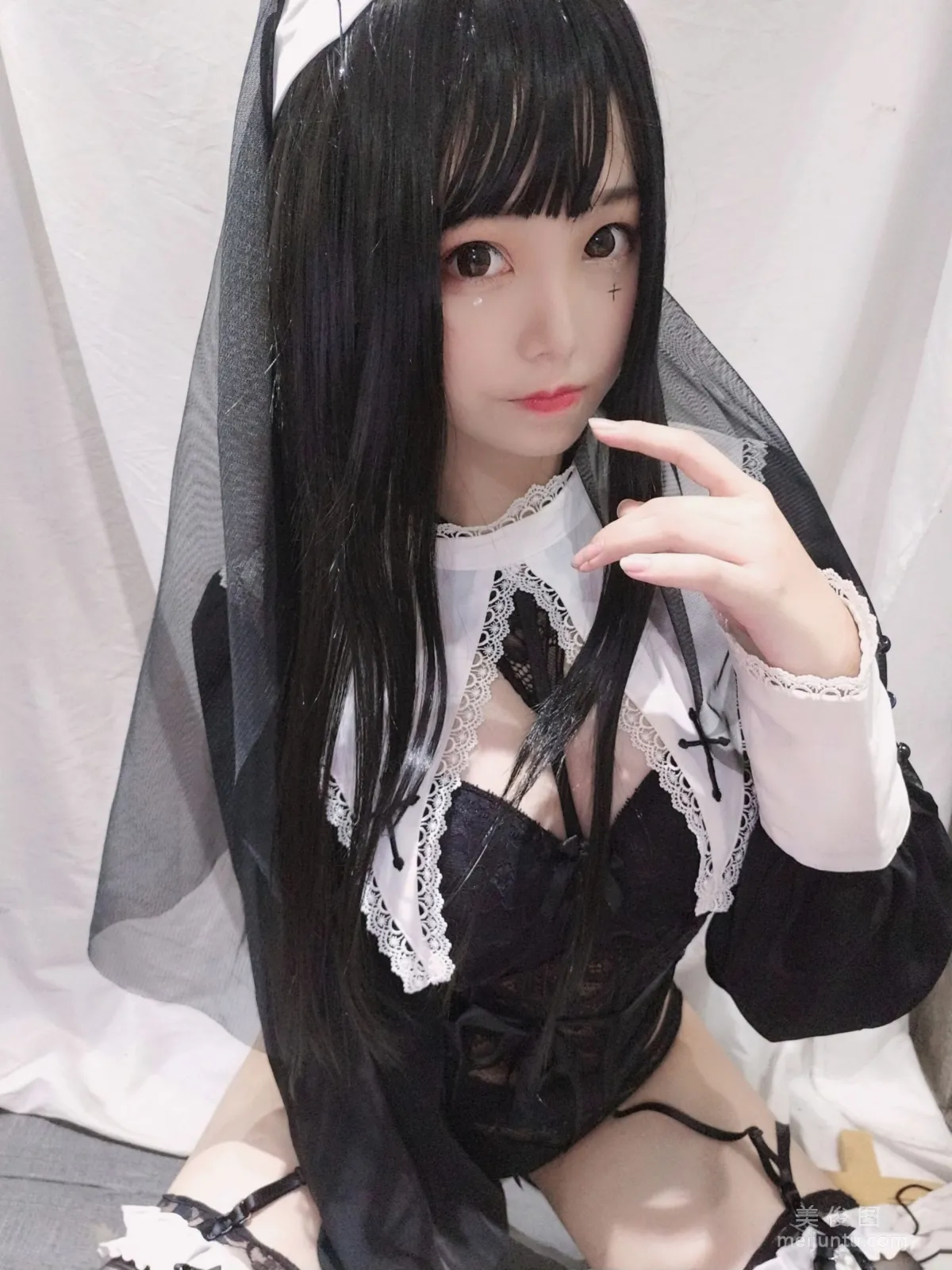 [Cosplay] Cute Girl Mizhi Maoqiu - Nun Photo Set photo 15