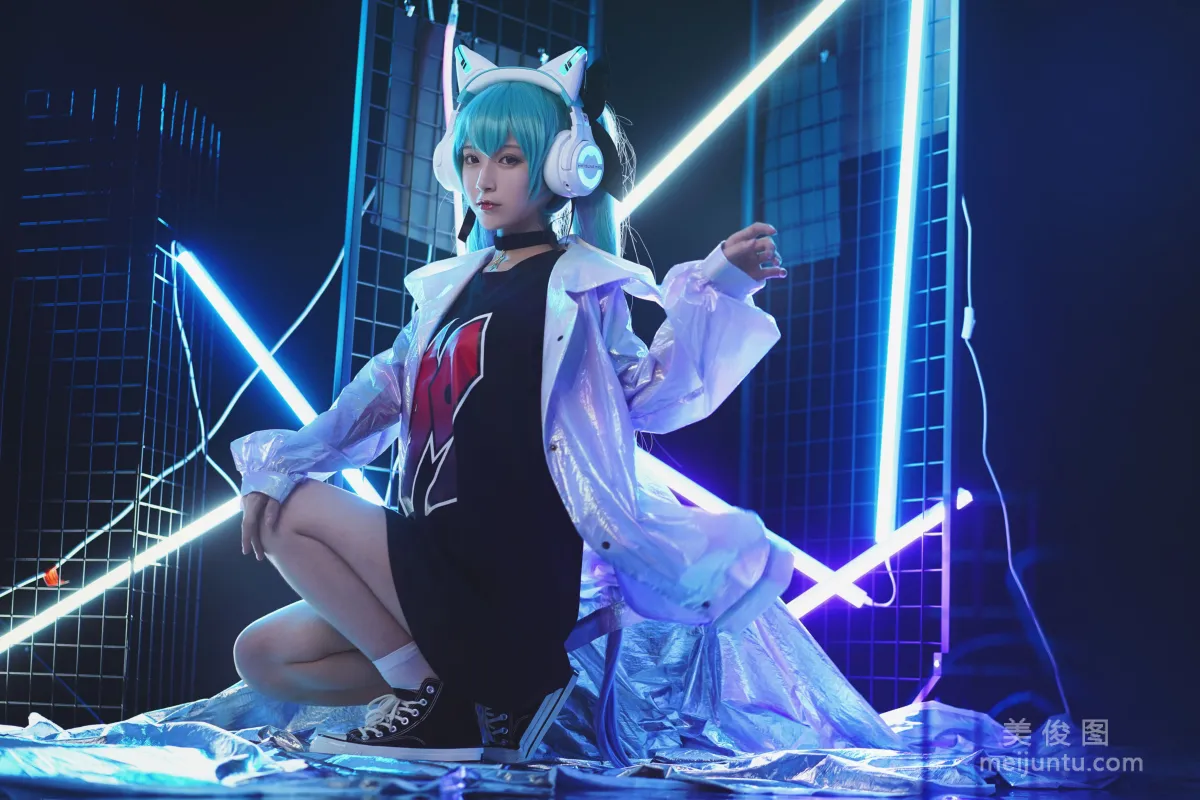 [Cosplay] Anime Blogger Tieban Shaogui Wu w - Youwu Headphones miku Photo Set photo 15