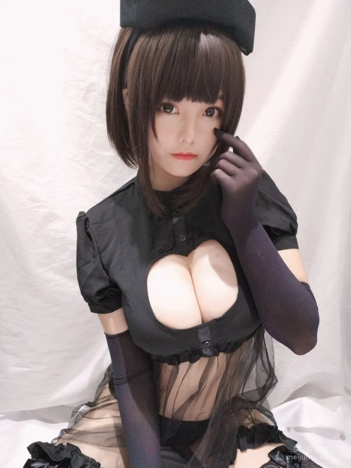 [Cosplay] Mizhi Maoqiu, Bunny Nurse Photo Set photo 16