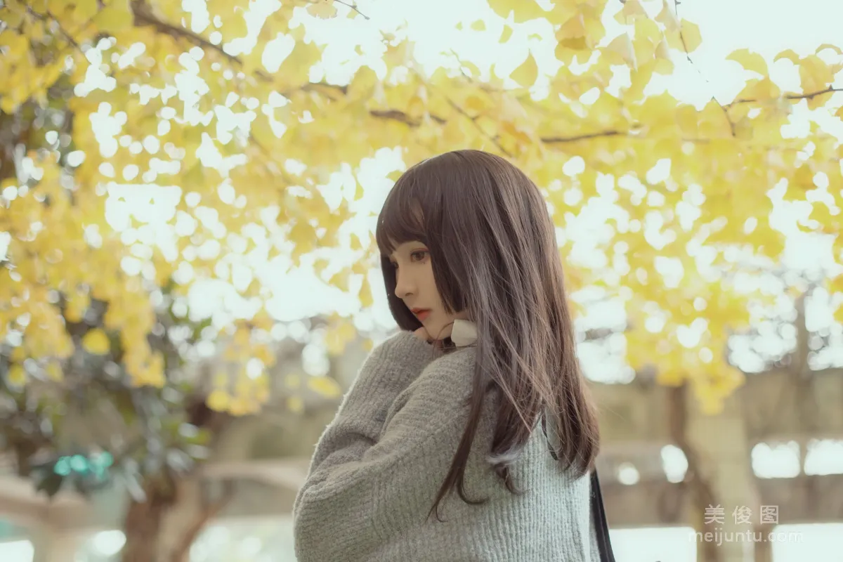 [Cosplay Photo] Guchuan kagura - Under the Ginkgo Tree photo 1