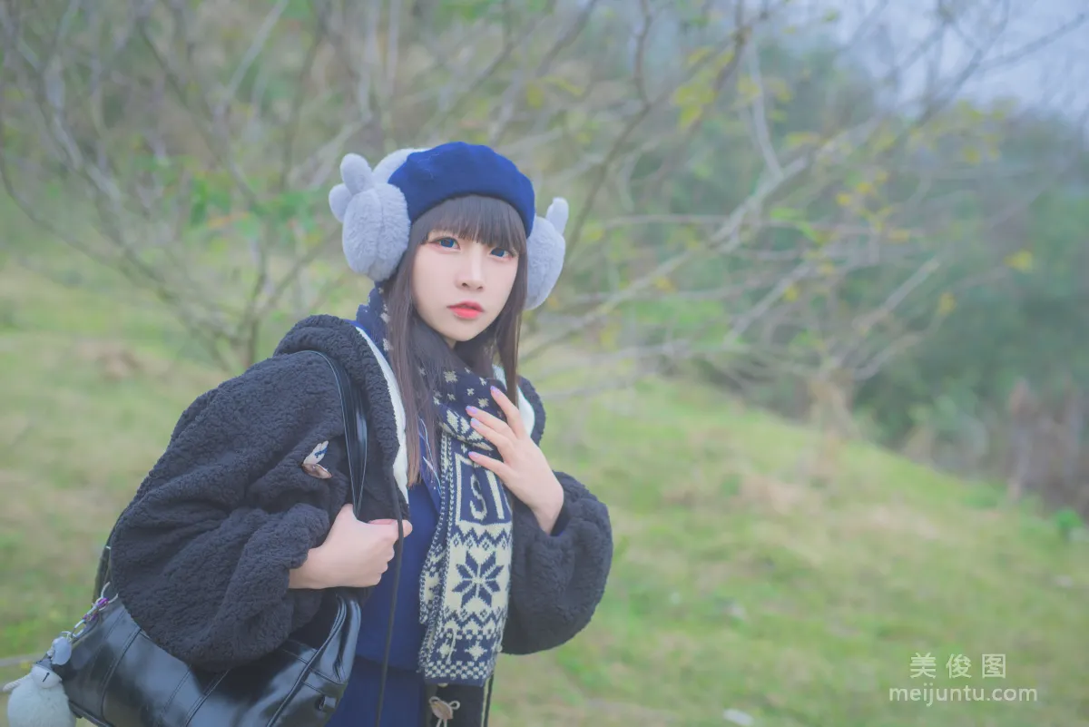 Erzuo Nisa: Web Idols photo 2