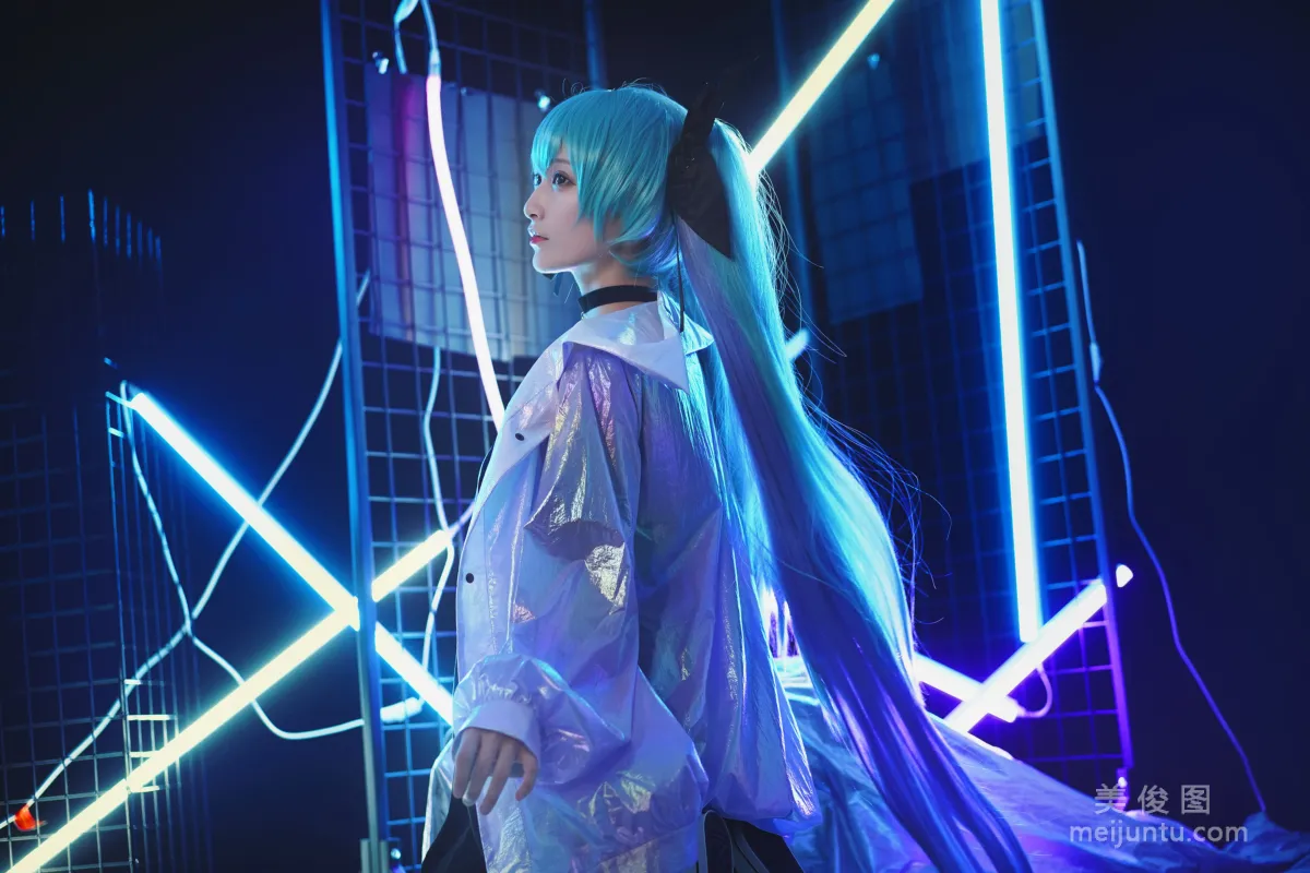 [Cosplay] Anime Blogger Tieban Shaogui Wu w - Youwu Headphones miku Photo Set photo 16